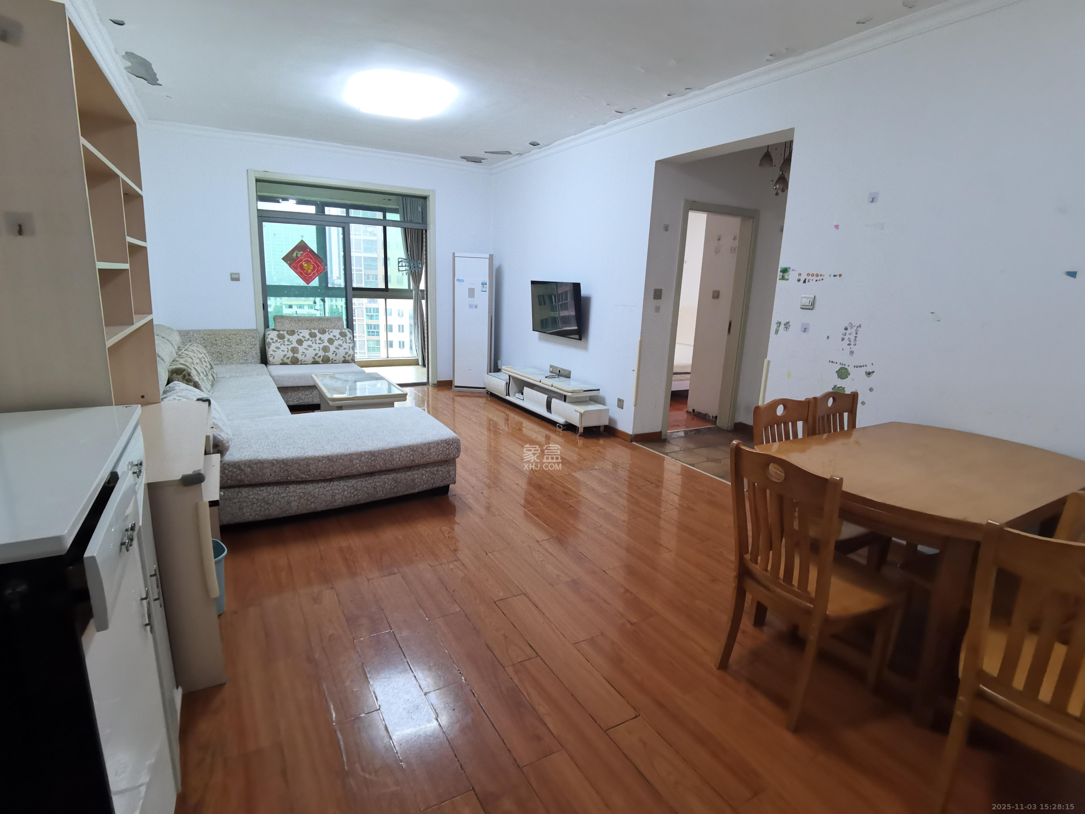 新城新世界一二三期 2室2厅1卫 2200.0元/月 新城新世界一二三期 2室2厅1卫 2200.0元/月室内图