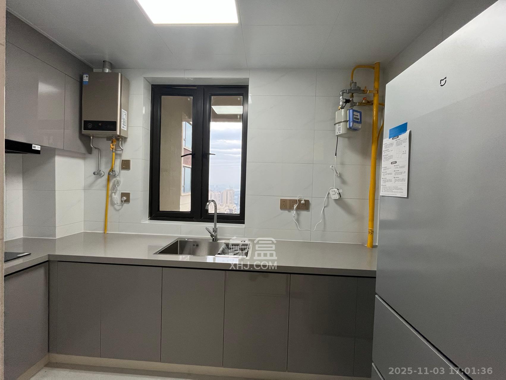 新城璟隽(麓华新城) 3室2厅2卫 1700.0元/月 新城璟隽(麓华新城) 3室2厅2卫 1700.0元/月室内图