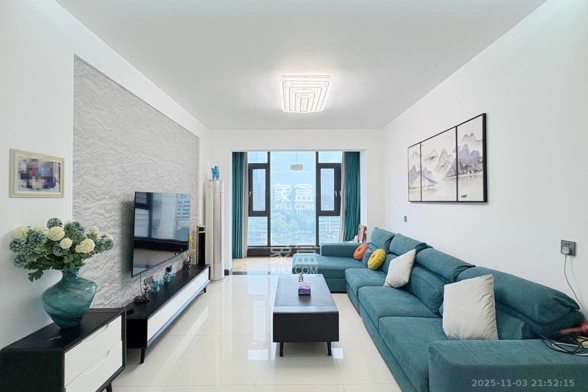 颐美园 3室2厅2卫 118.0万 颐美园 3室2厅2卫 118.0万客厅