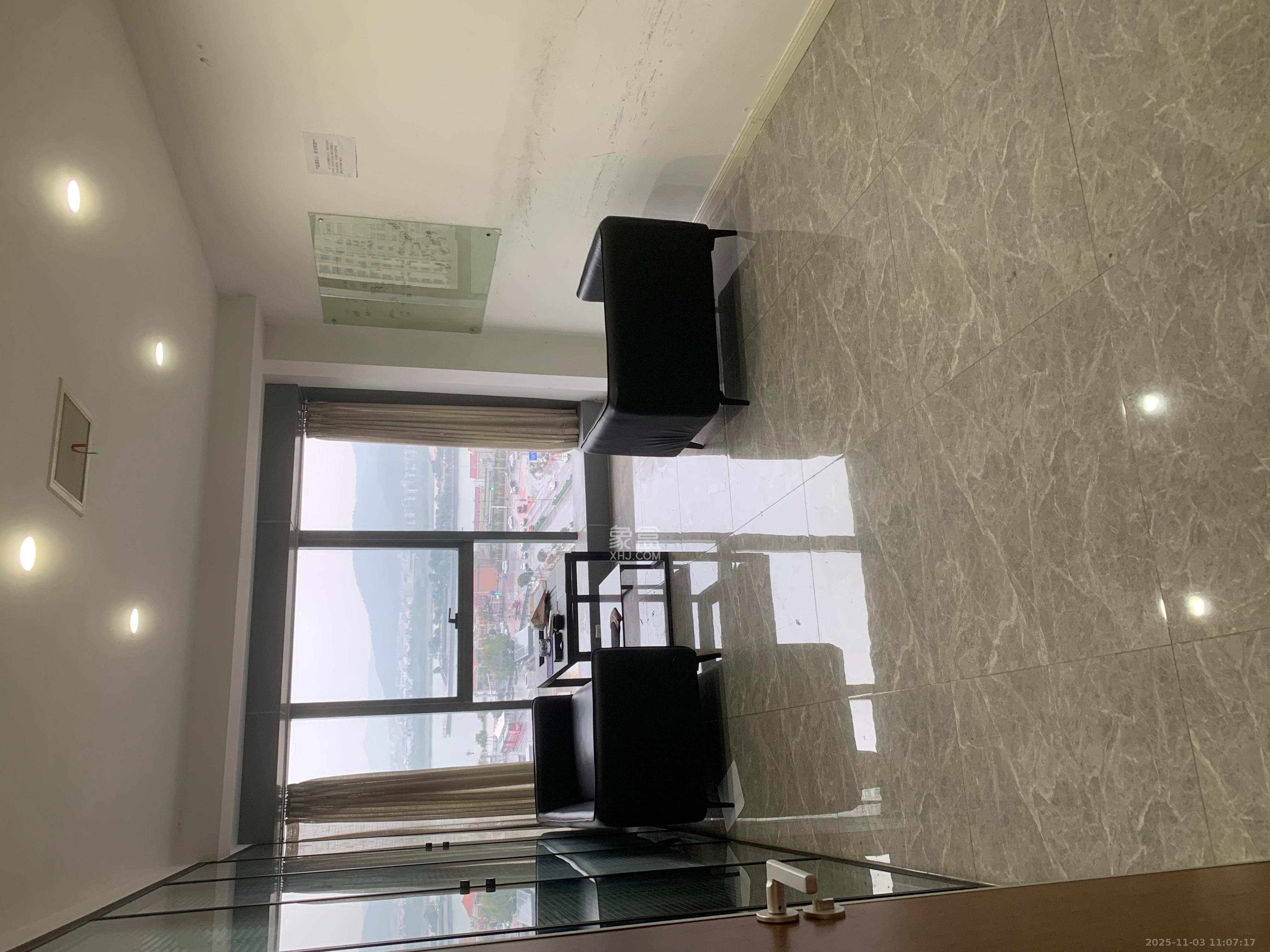 东怡外国（南湖一号)   62.11㎡      6000.0元/月