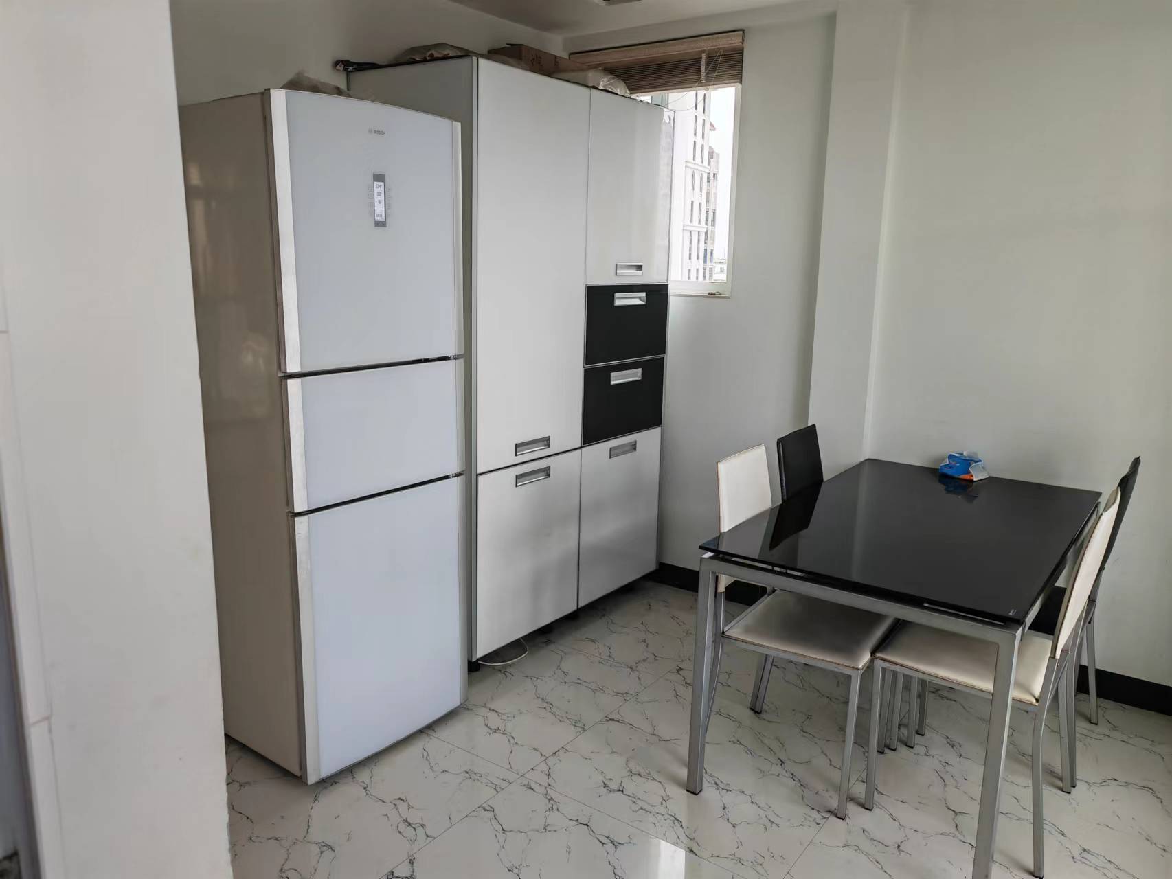 天上人间 2室2厅1卫 3000.0元/月 天上人间 2室2厅1卫 3000.0元/月室内图