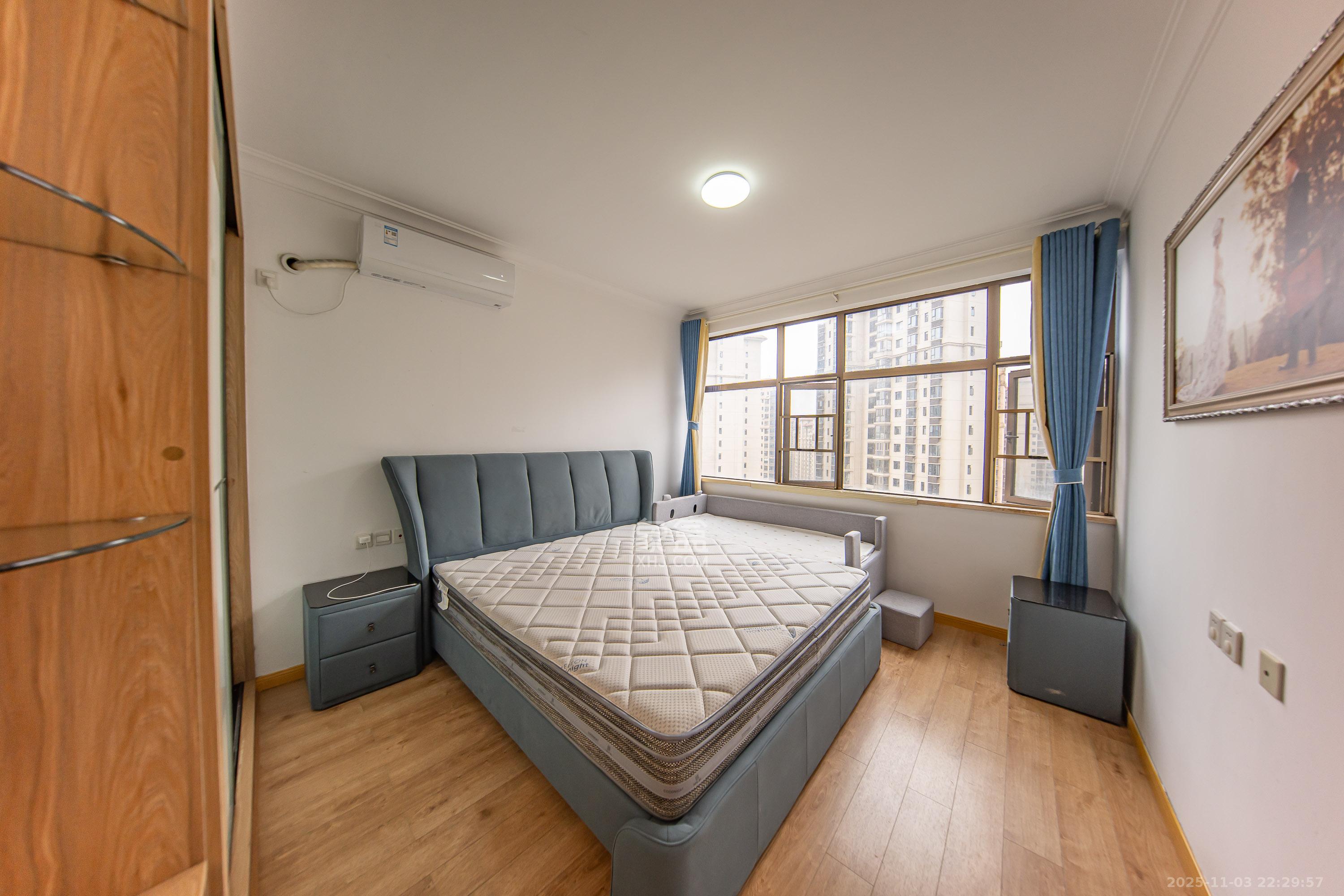 江山帝景哈佛  3室2厅1卫    99.5万卧室