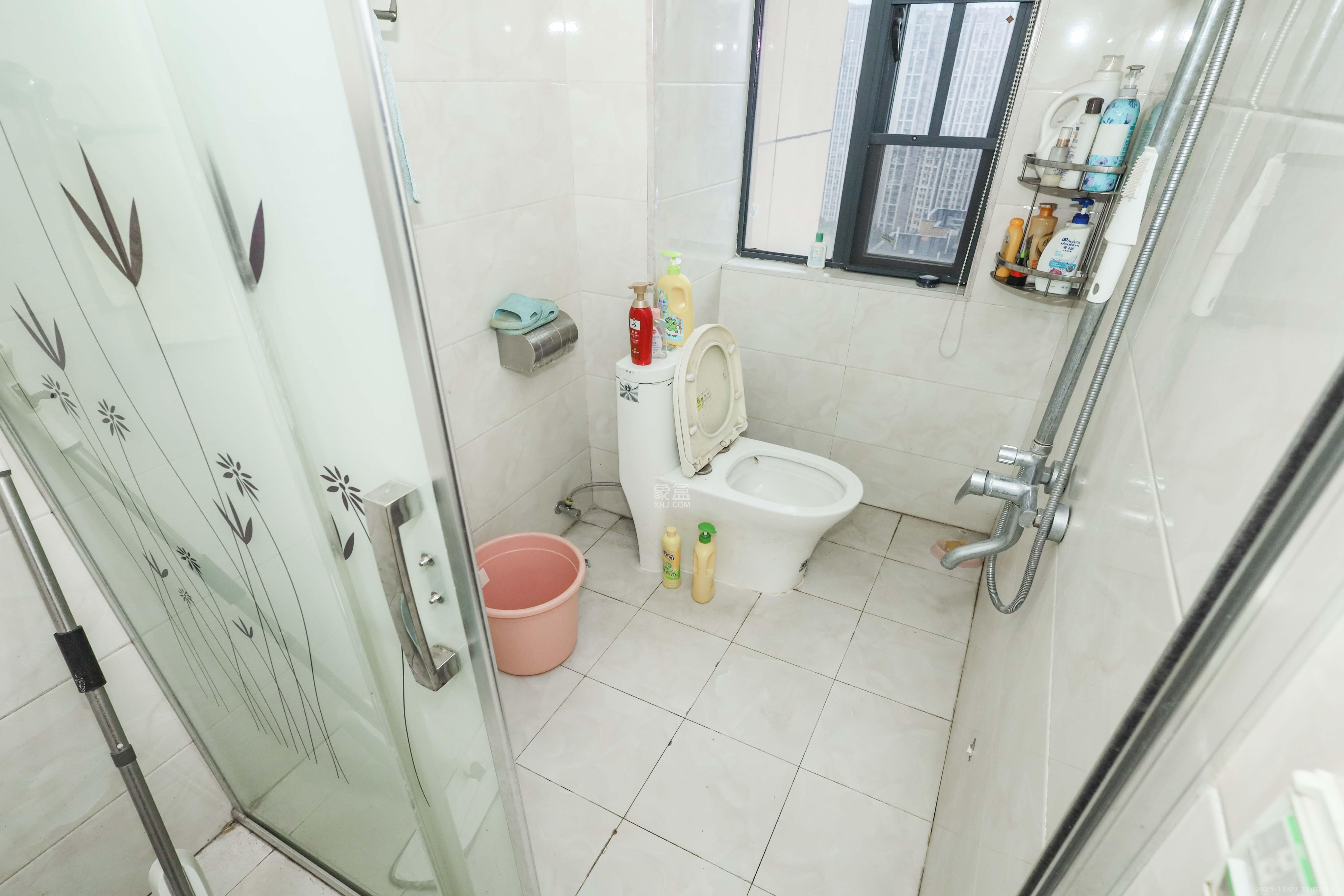 润芳园  3室2厅2卫    80.0万 润芳园  3室2厅2卫    80.0万卫生间