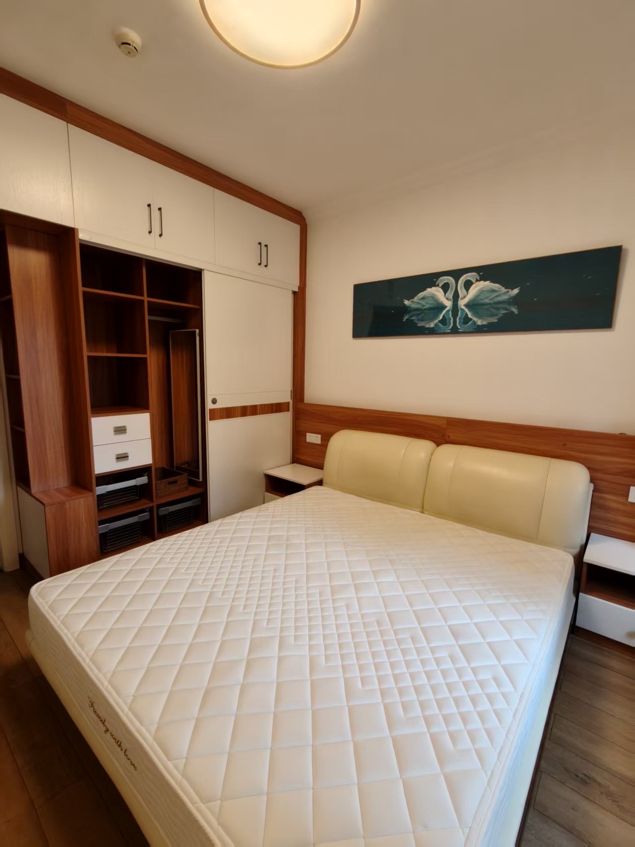 怡和湖城大境 2室2厅1卫 3500.0元/月 怡和湖城大境 2室2厅1卫 3500.0元/月室内图