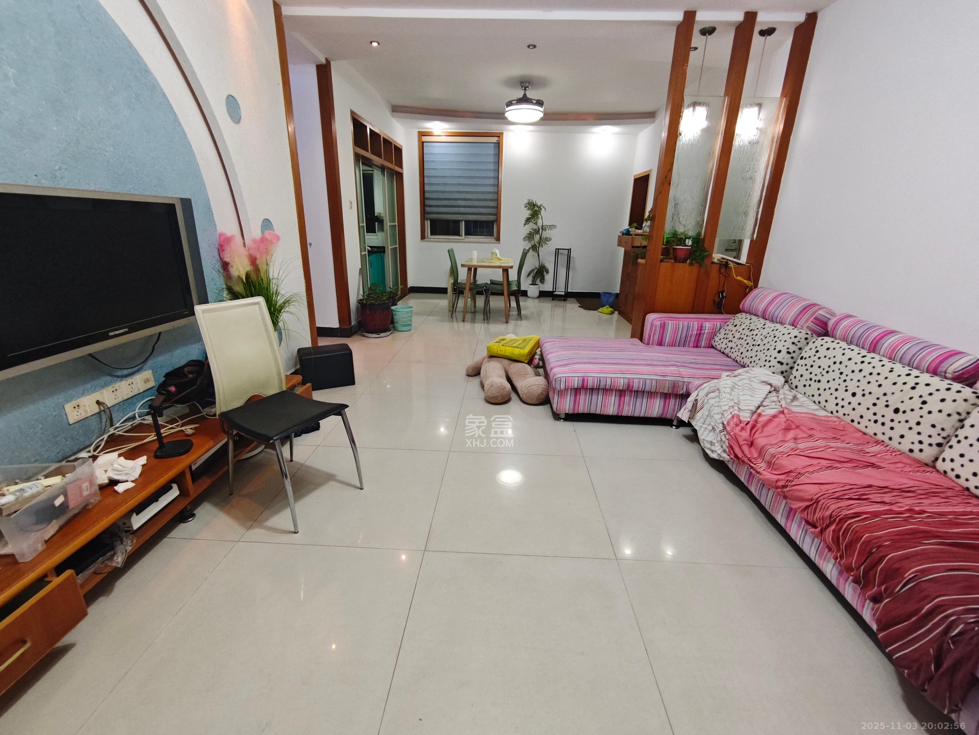 长远华樟名府  3室2厅2卫    2500.0元/月室内图