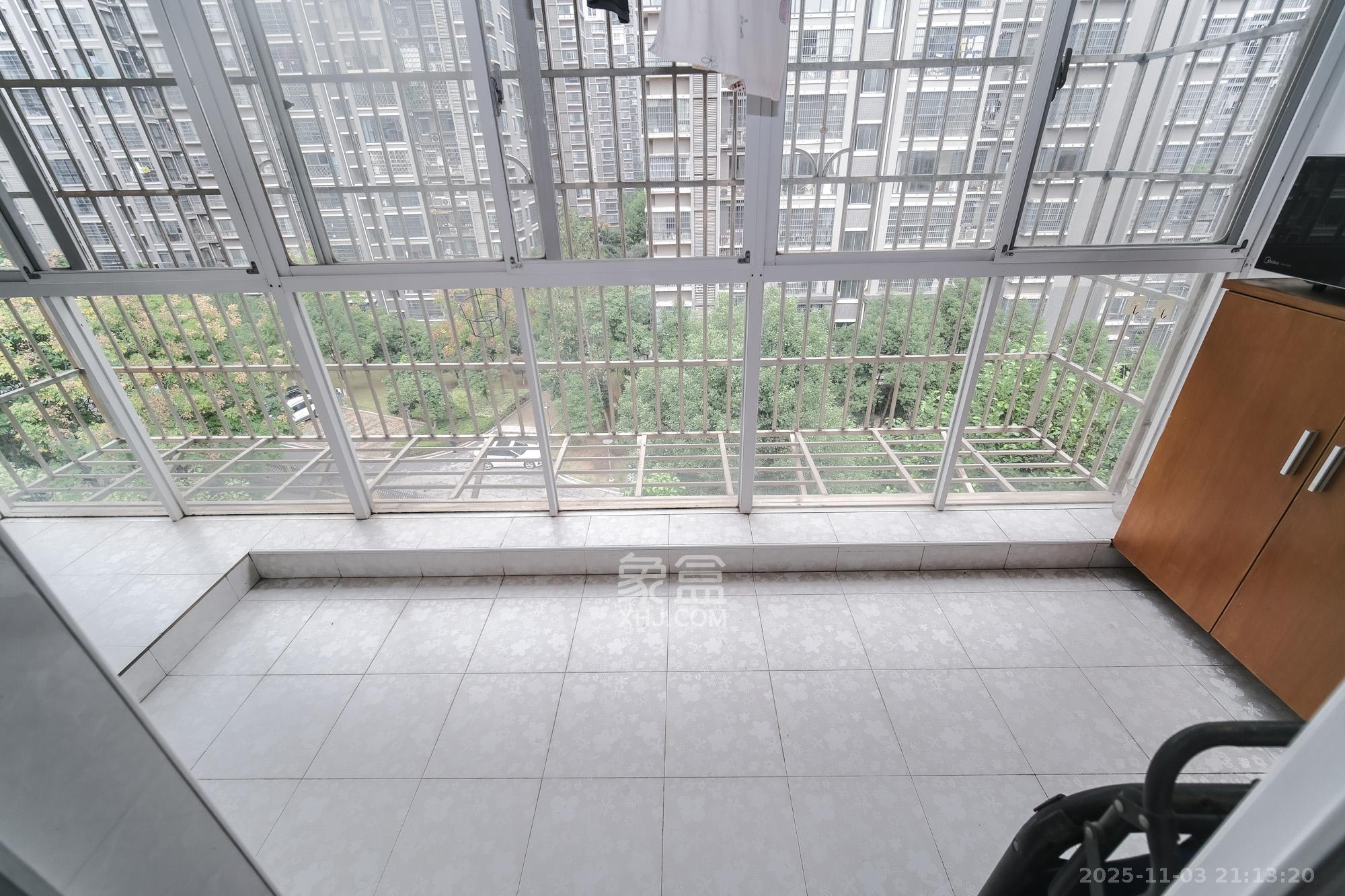 长丰星城  4室2厅2卫    89.0万阳台