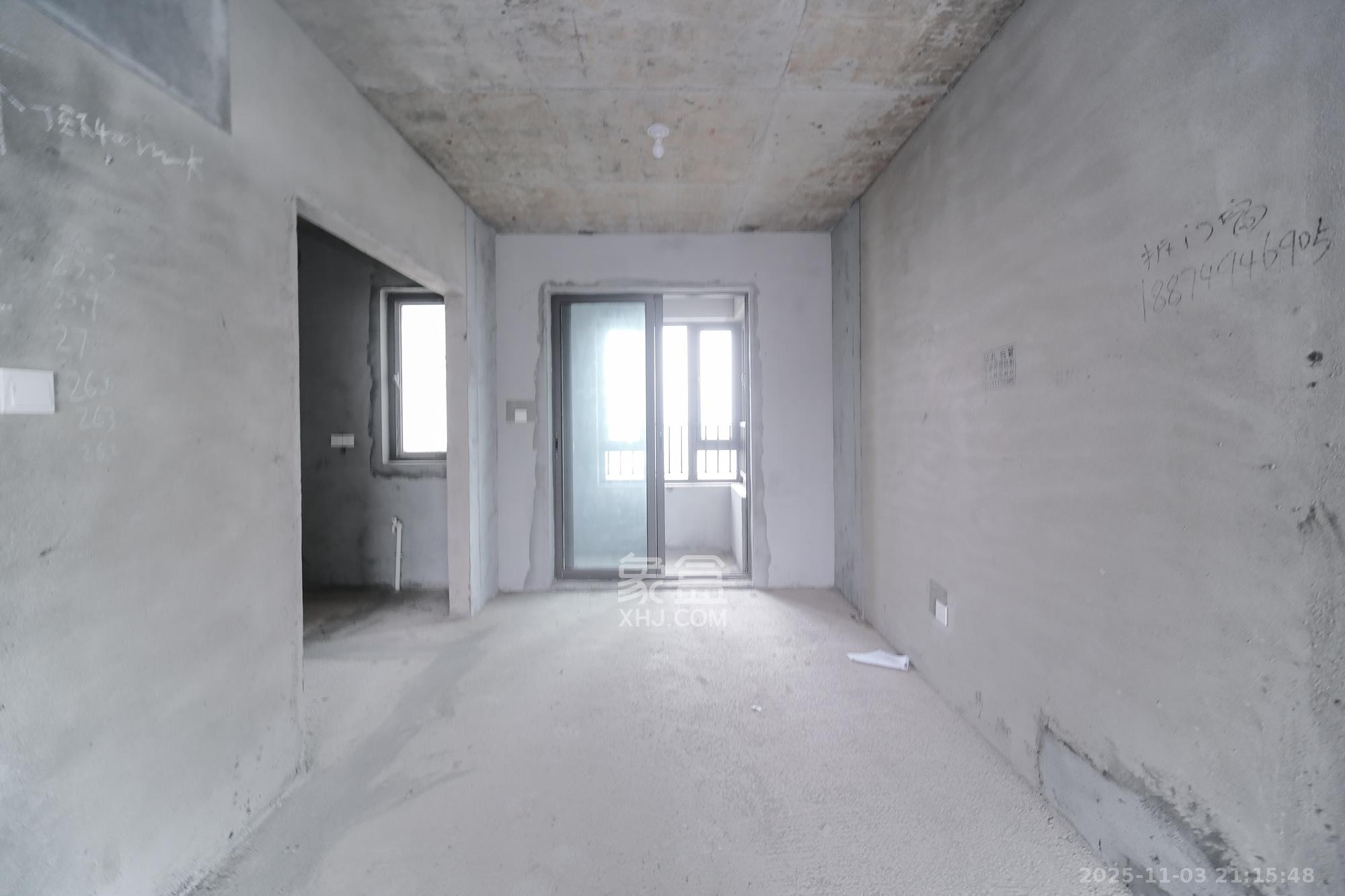 爱情公望府 4室2厅2卫 102.0万 爱情公望府 4室2厅2卫 102.0万客厅