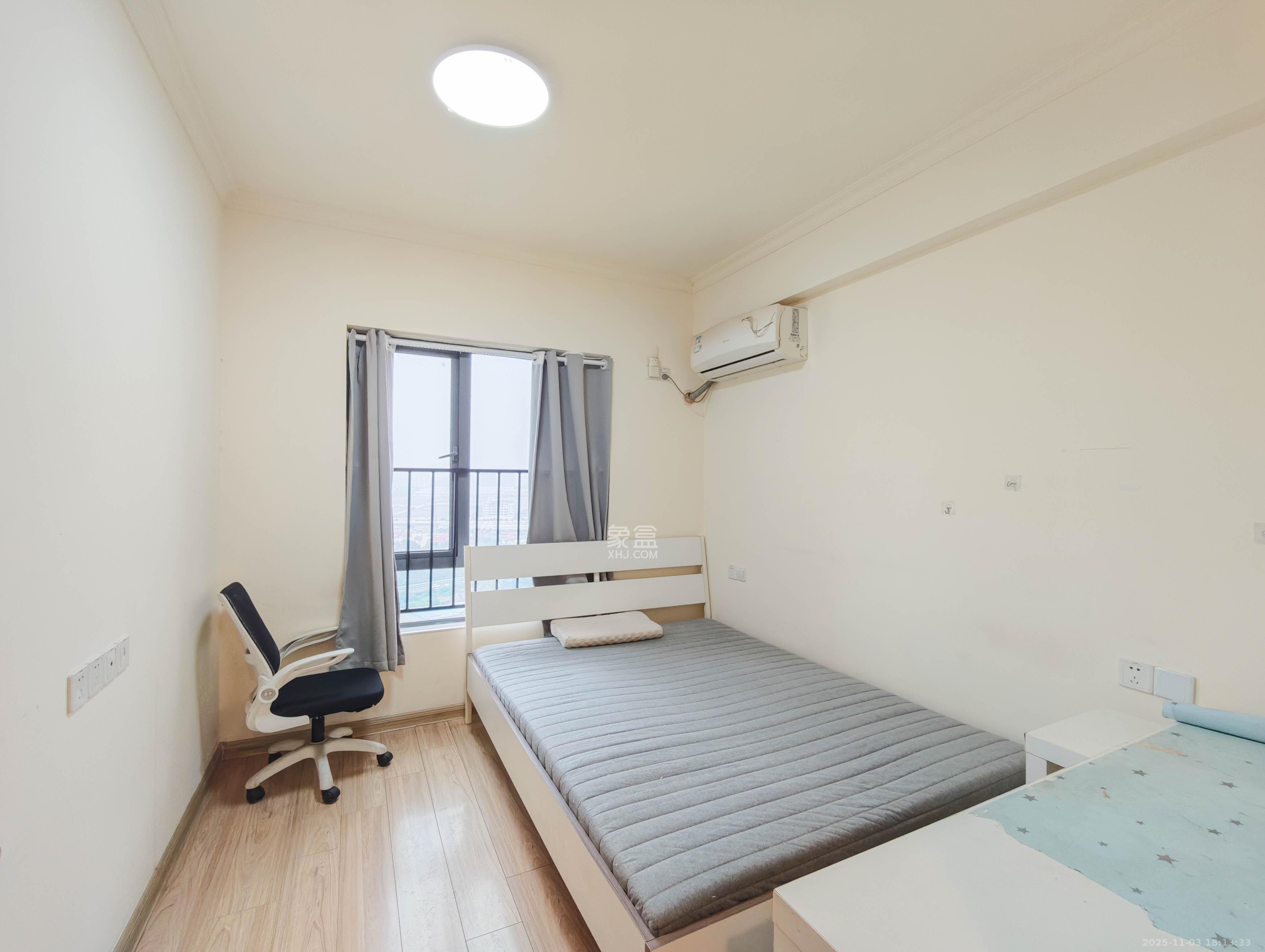 碧桂园南城首府(东宸林海) 3室2厅2卫 78.0万 碧桂园南城首府(东宸林海) 3室2厅2卫 78.0万卧室