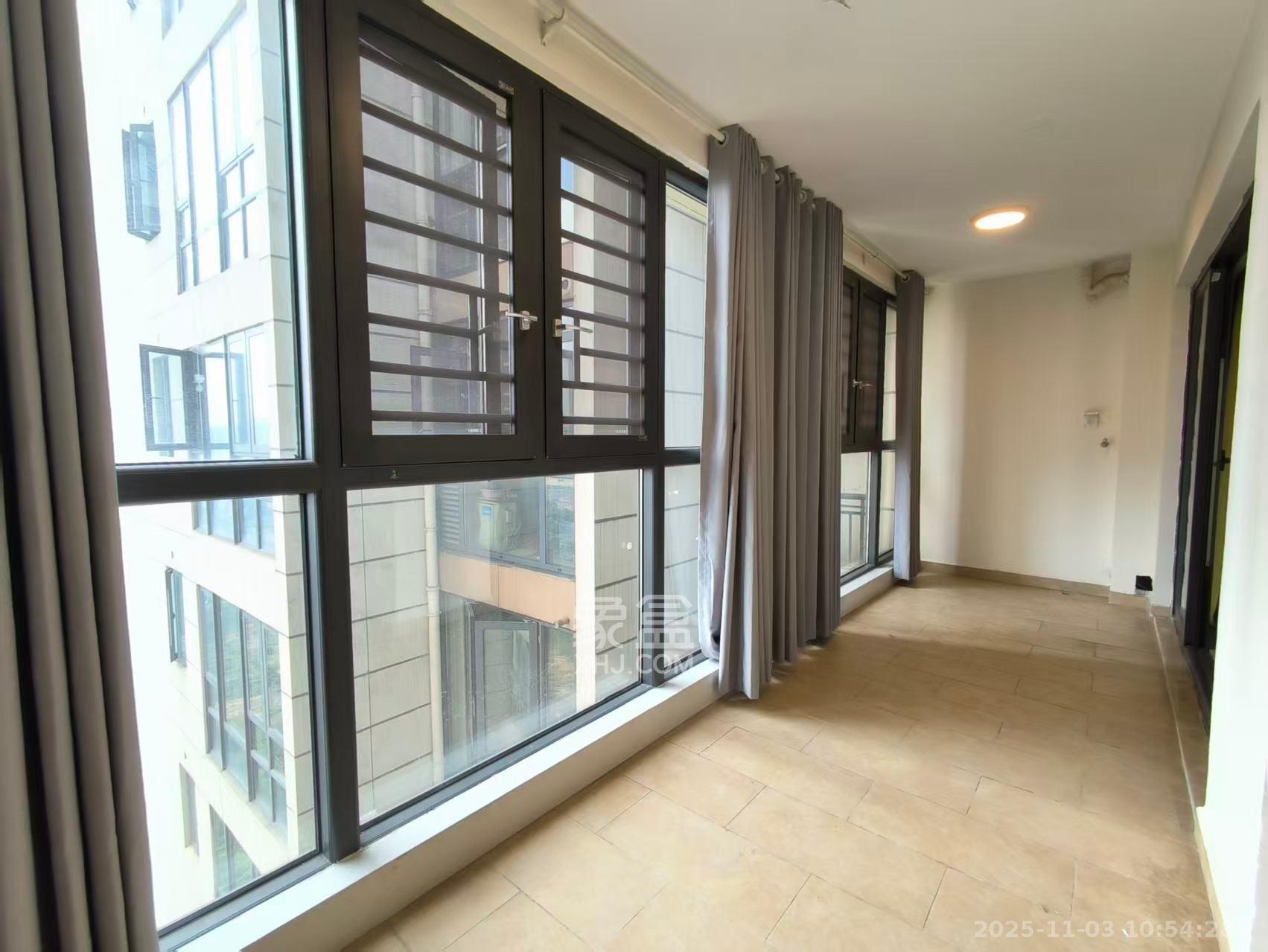 恒大书香门第  3室2厅2卫    1600.0元/月室内图