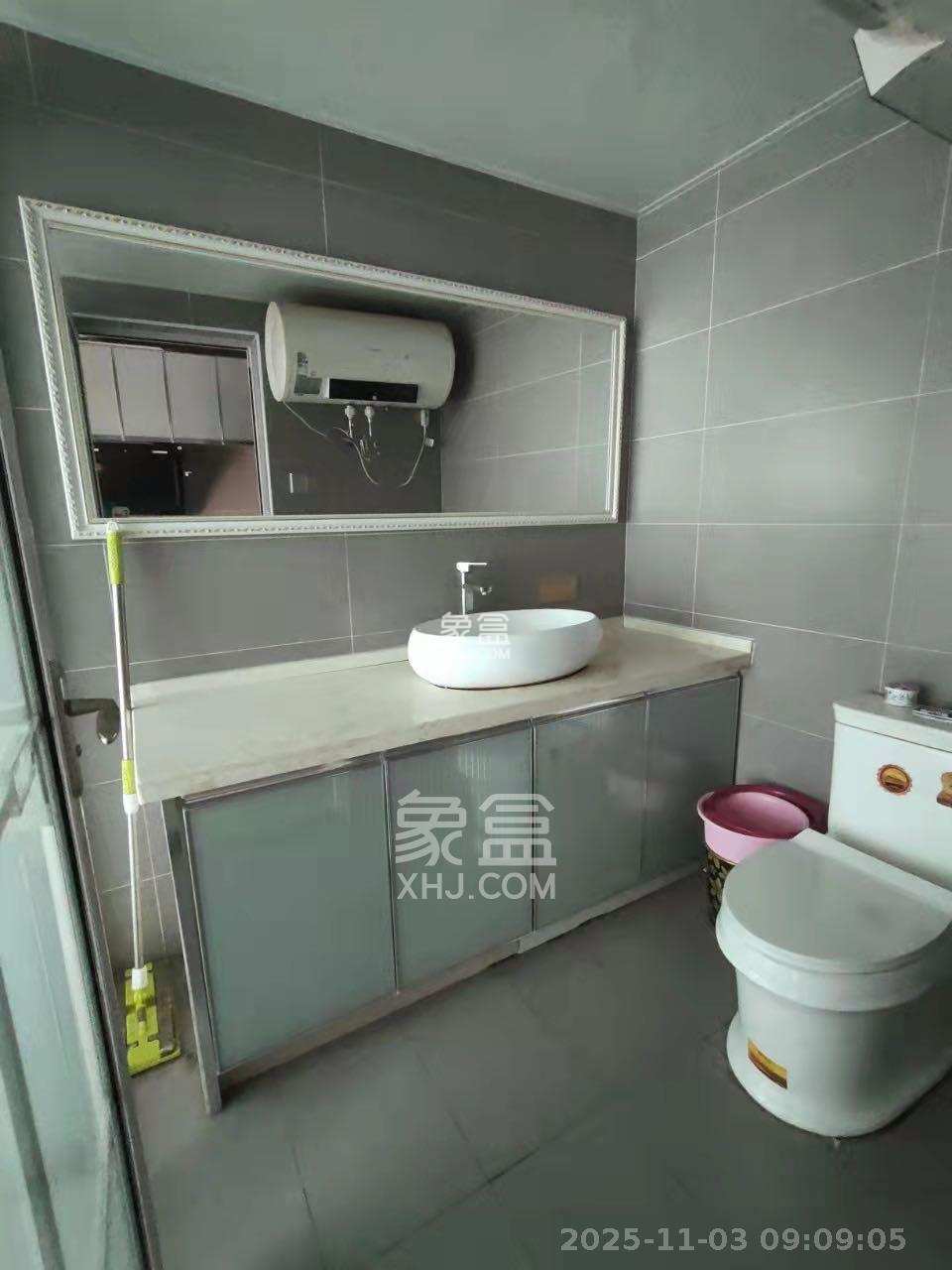 恒泰广场 1室1厅1卫 1500.0元/月 恒泰广场 1室1厅1卫 1500.0元/月室内图