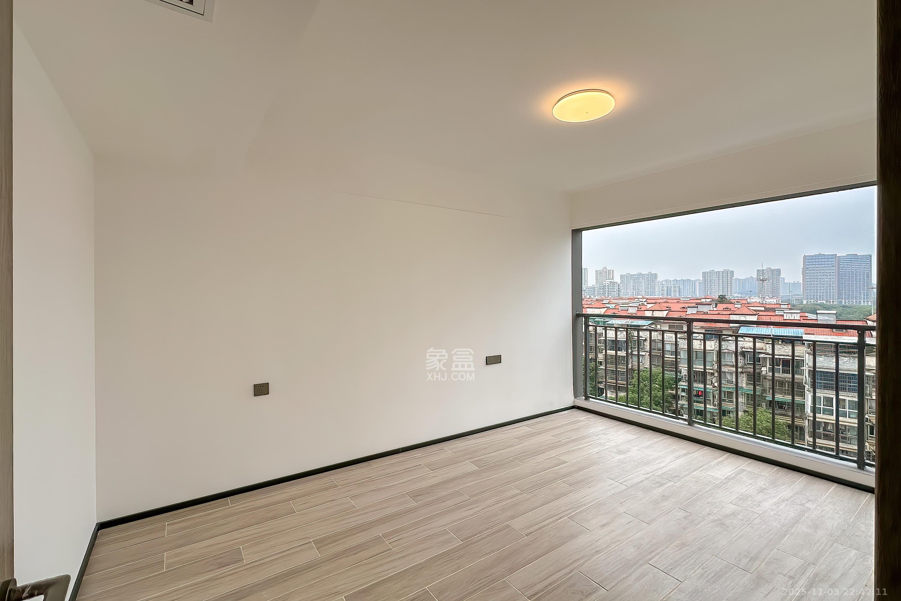 万科半岛国际  4室2厅2卫    160.0万卧室