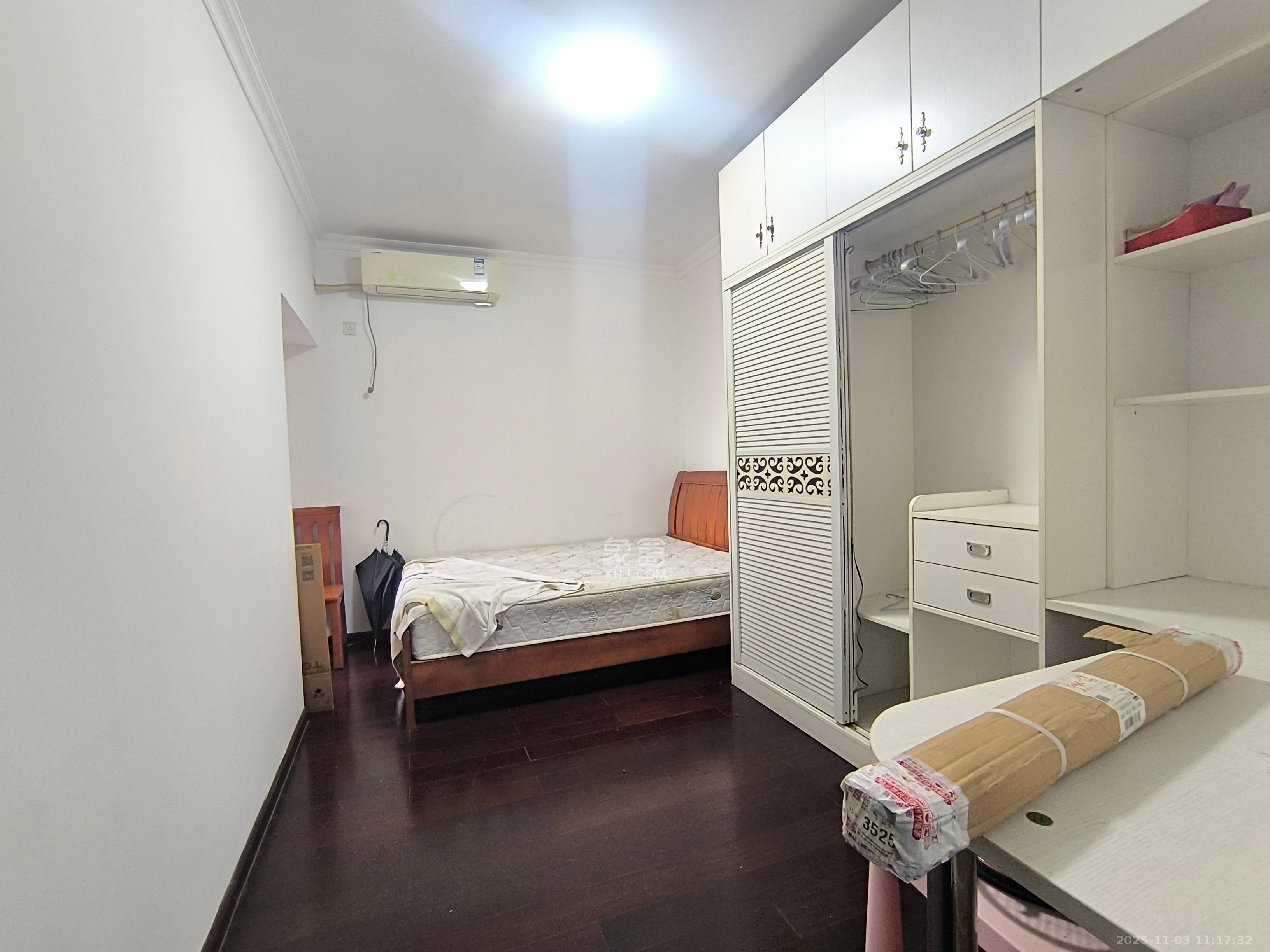 中海国际一期  1室2厅2卫    2200.0元/月室内图