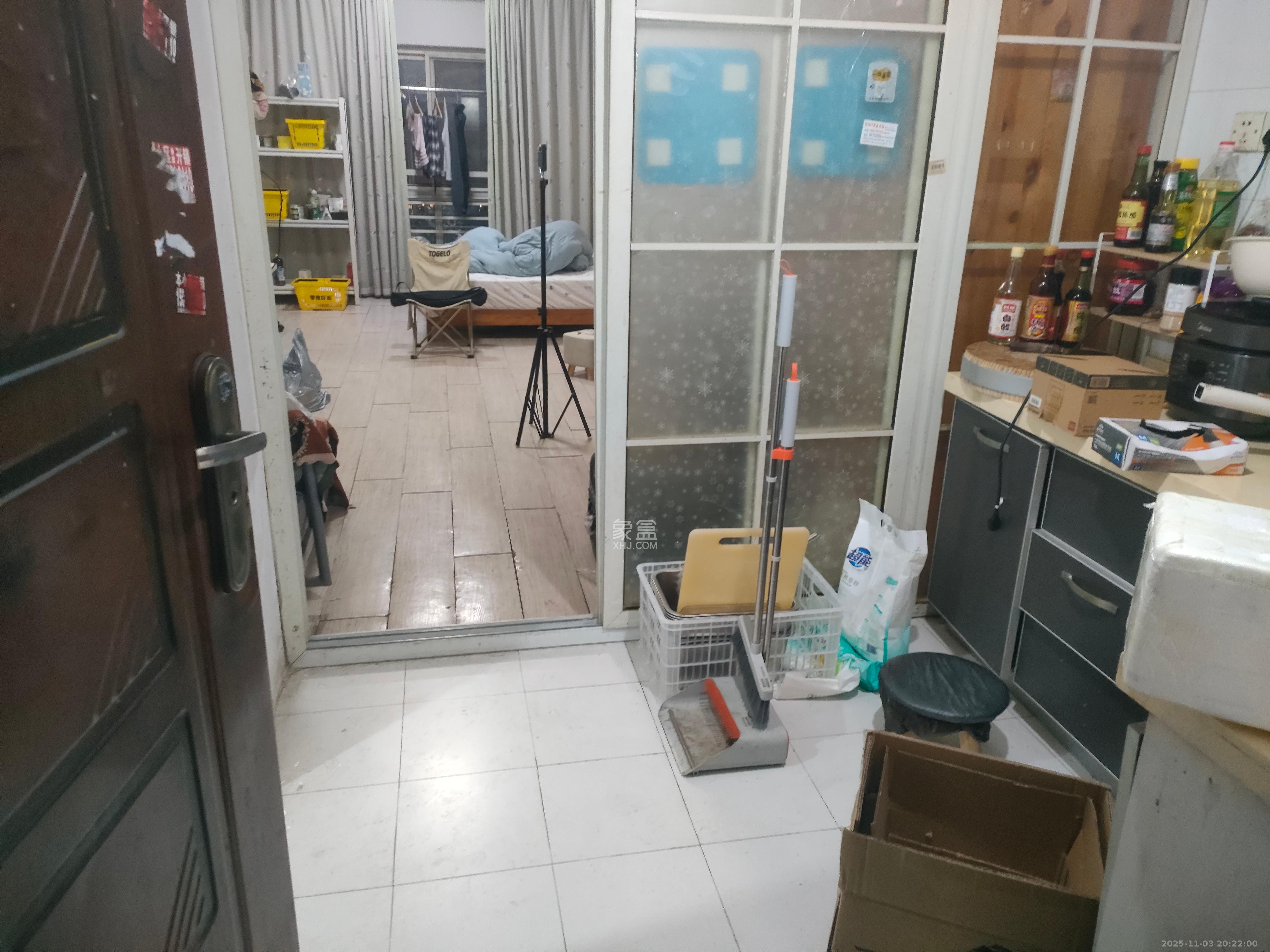 东方公寓  1室1厅1卫    1150.0元/月室内图