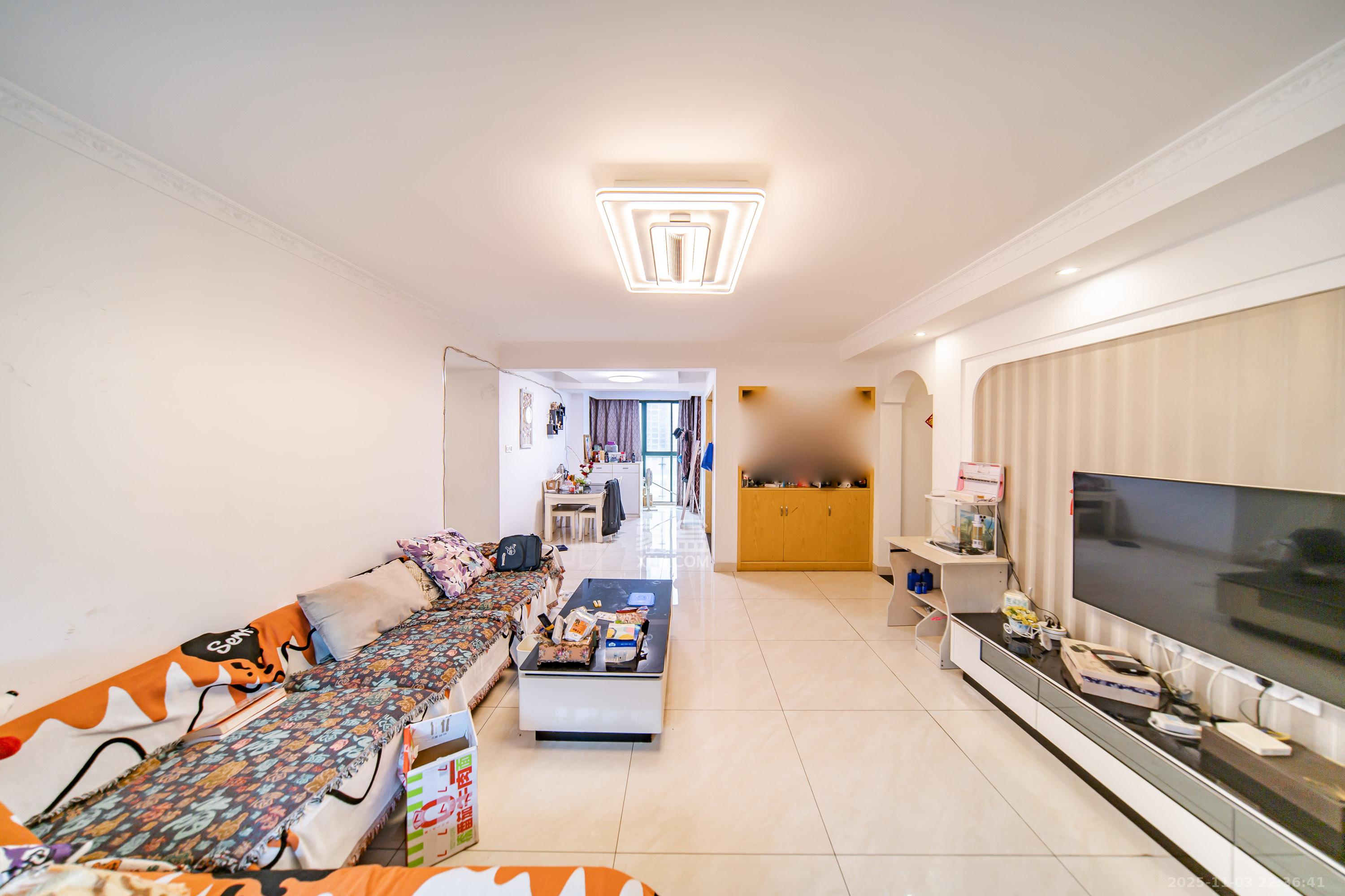 才子佳苑一期/二期  3室2厅2卫    98.0万客厅