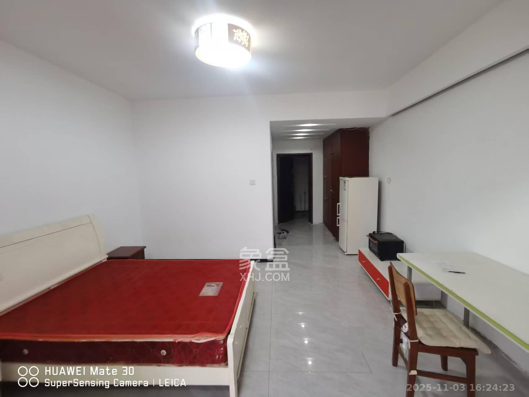 汇富中心  1室1厅1卫    1800.0元/月室内图