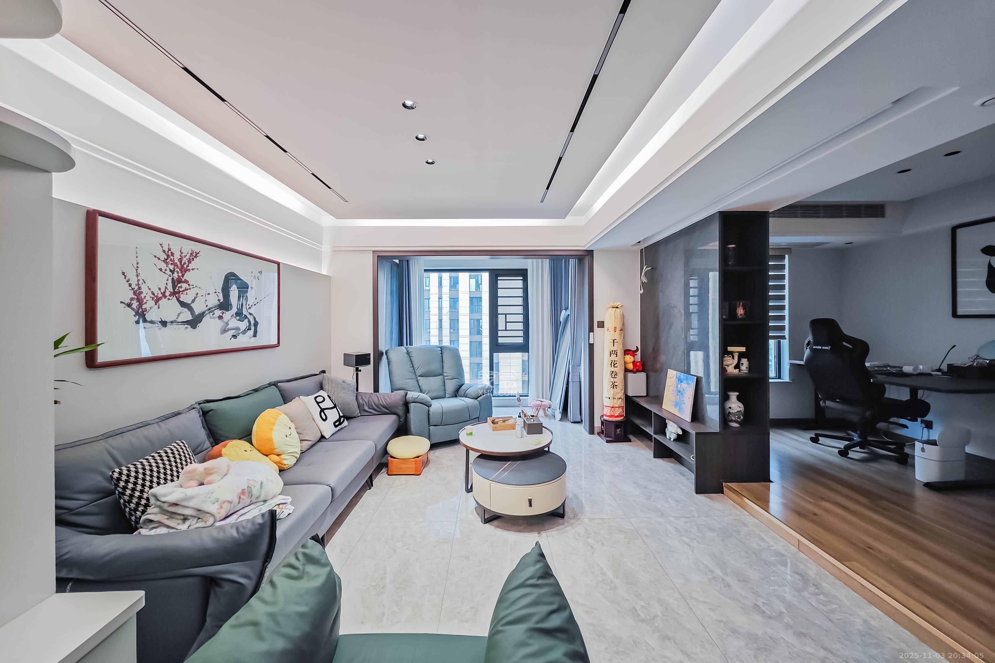 中天星耀城  4室2厅2卫    150.0万客厅