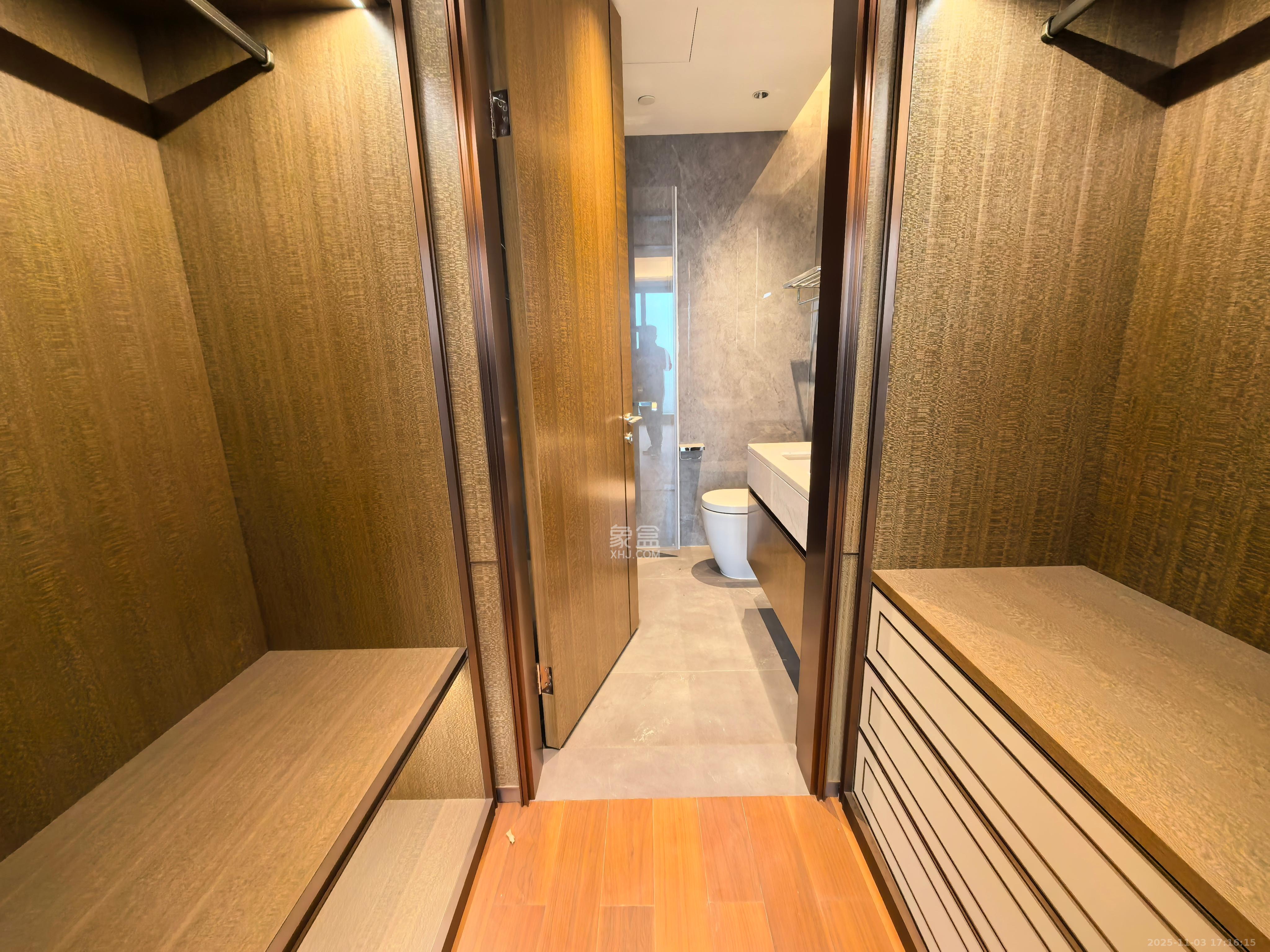 运达中央广场三期  4室2厅3卫    14000.0元/月室内图