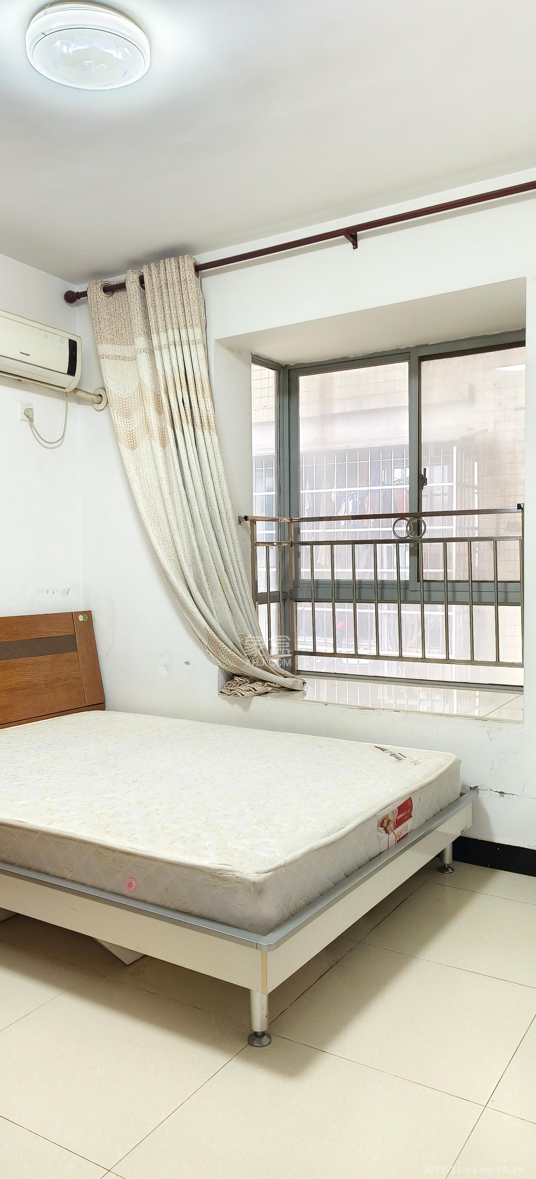 西源鑫大厦  2室2厅1卫    2000.0元/月室内图