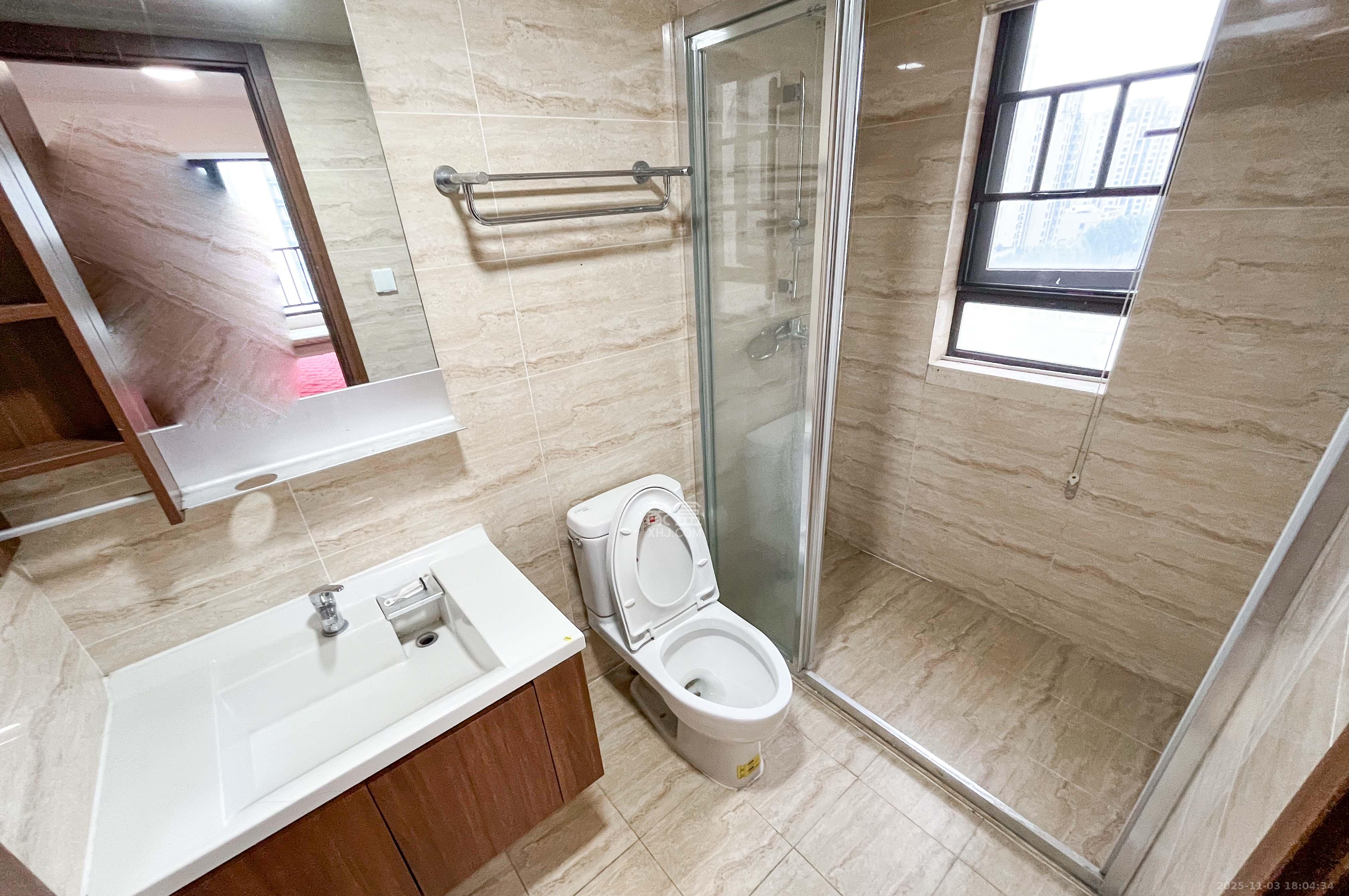 万科里梅溪郡 4室2厅2卫 258.0万 万科里梅溪郡 4室2厅2卫 258.0万卫生间