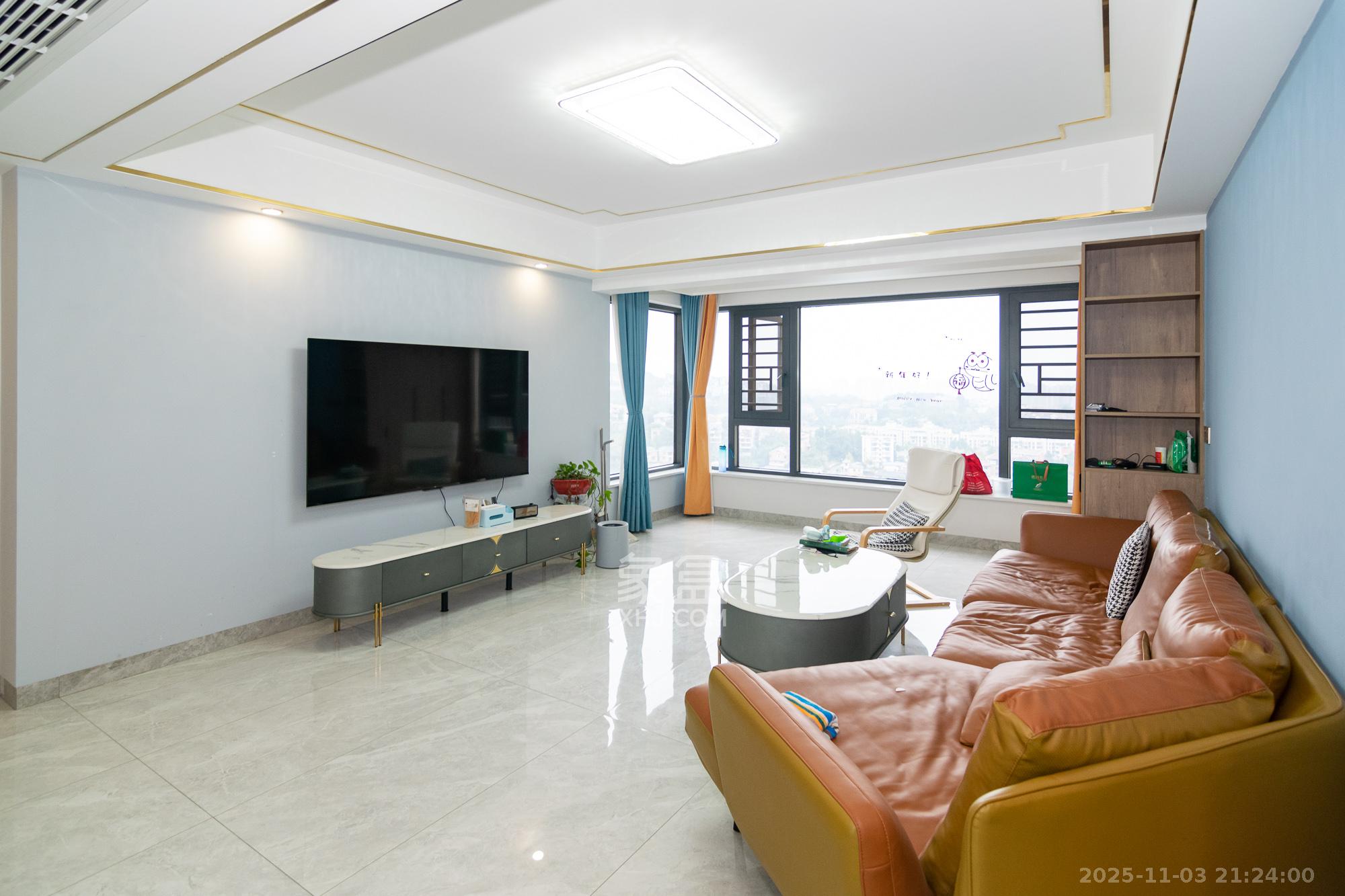 润和山水郡  4室2厅2卫    116.0万客厅