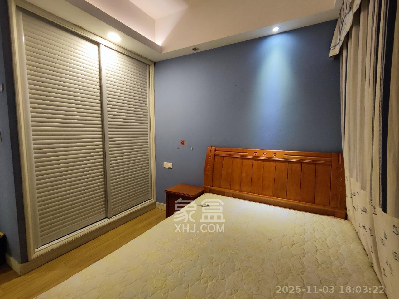 麓山枫情  3室2厅2卫    2600.0元/月室内图