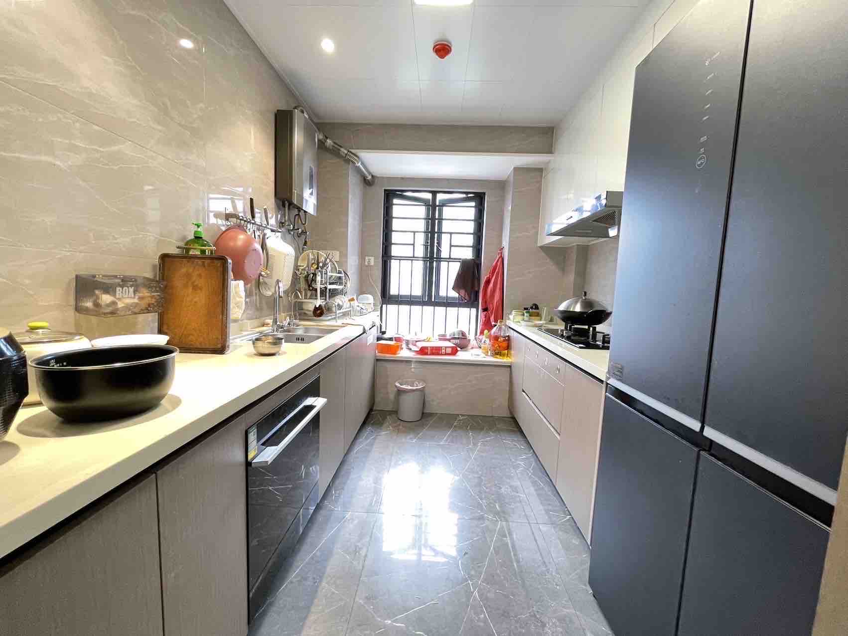 中海汇德里  1室0厅0卫    330.0万客厅