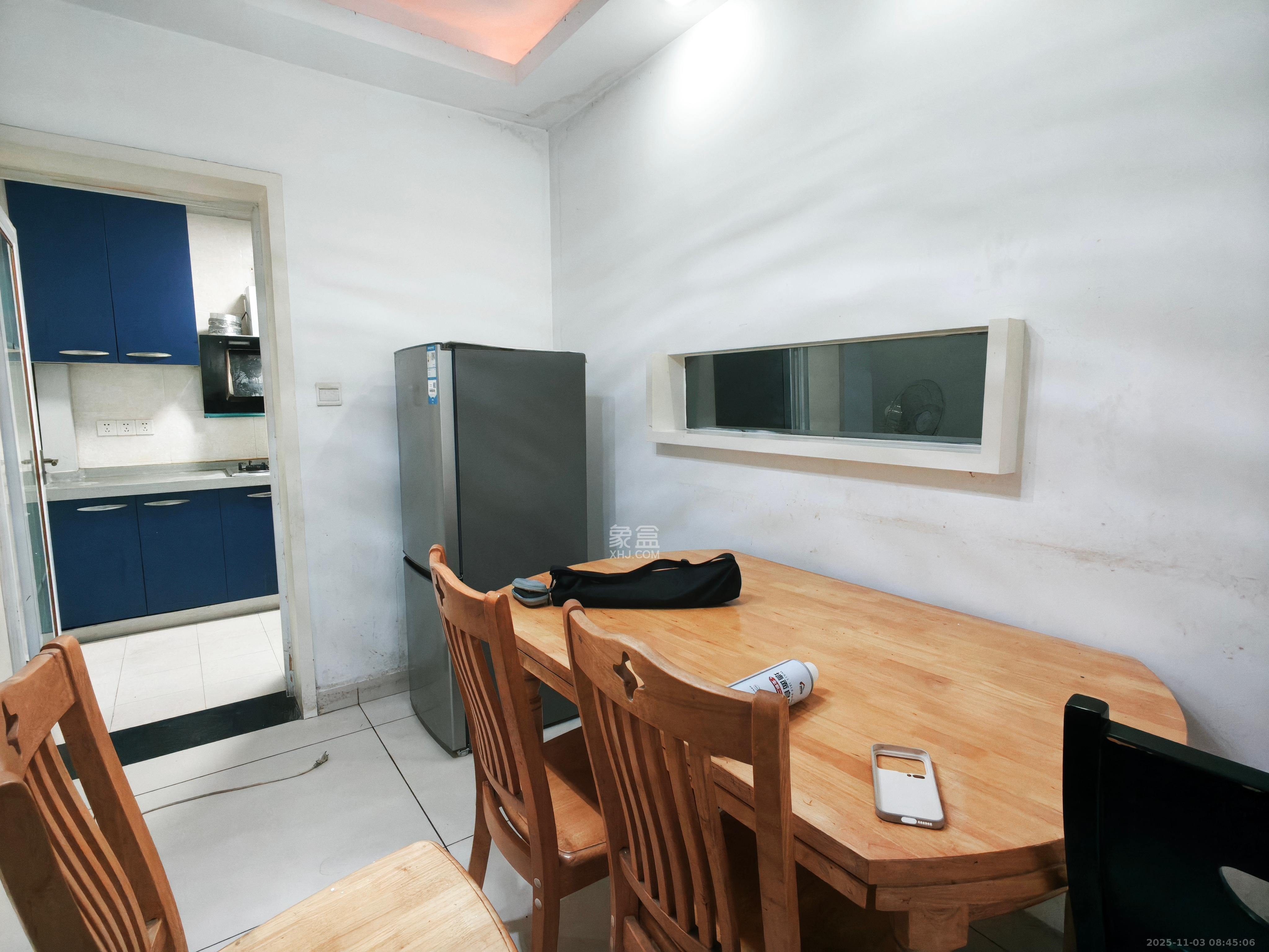 恩瑞麓山名园(龙王港小区)  2室2厅1卫    2300.0元/月 恩瑞麓山名园(龙王港小区)  2室2厅1卫    2300.0元/月室内图