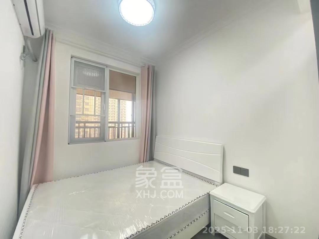 芙蓉万国城MOMA（卓越汇富苑）  3室1厅1卫    2600.0元/月室内图