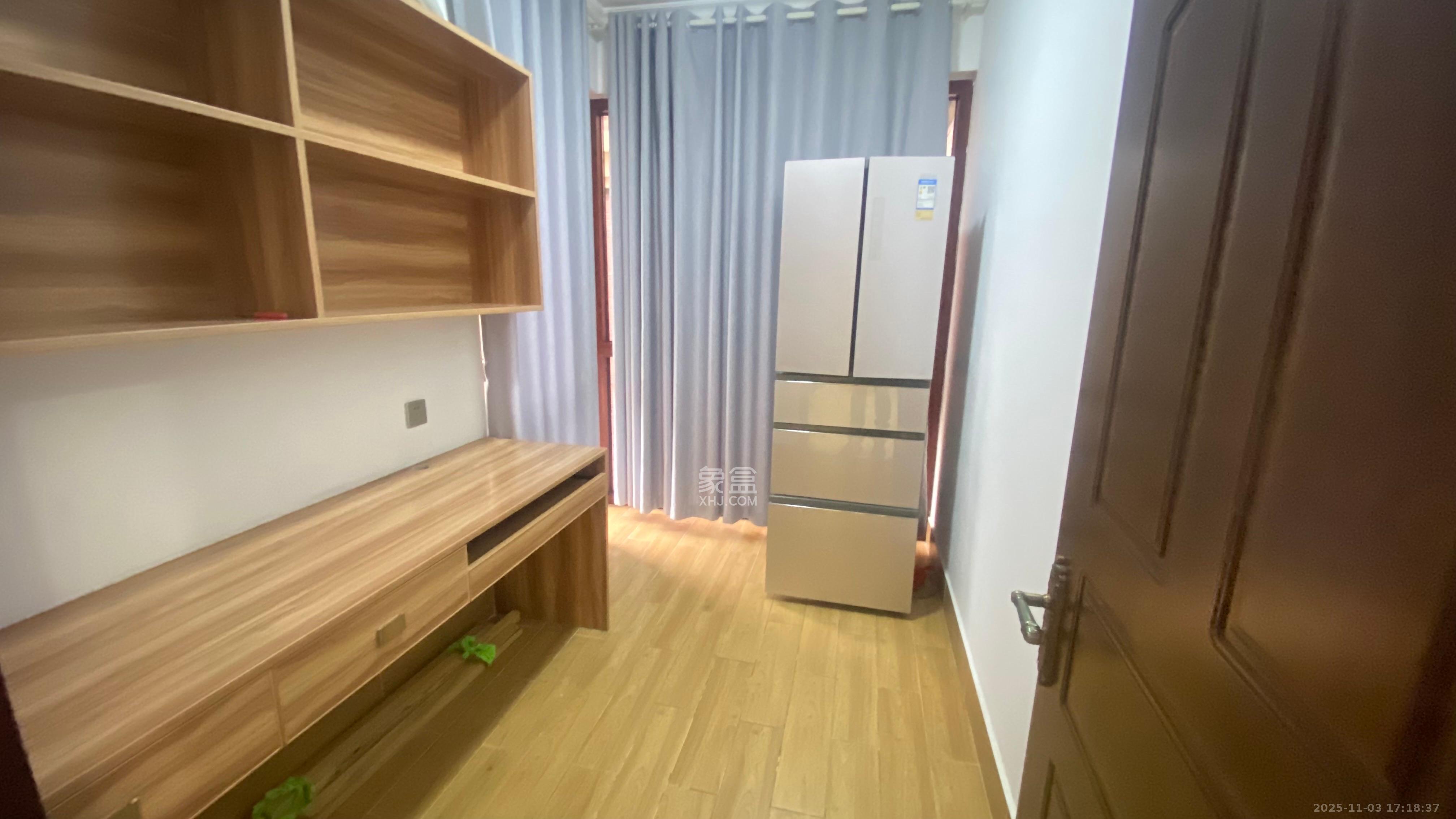 顺天御岭 4室2厅2卫 2800.0元/月 顺天御岭 4室2厅2卫 2800.0元/月室内图