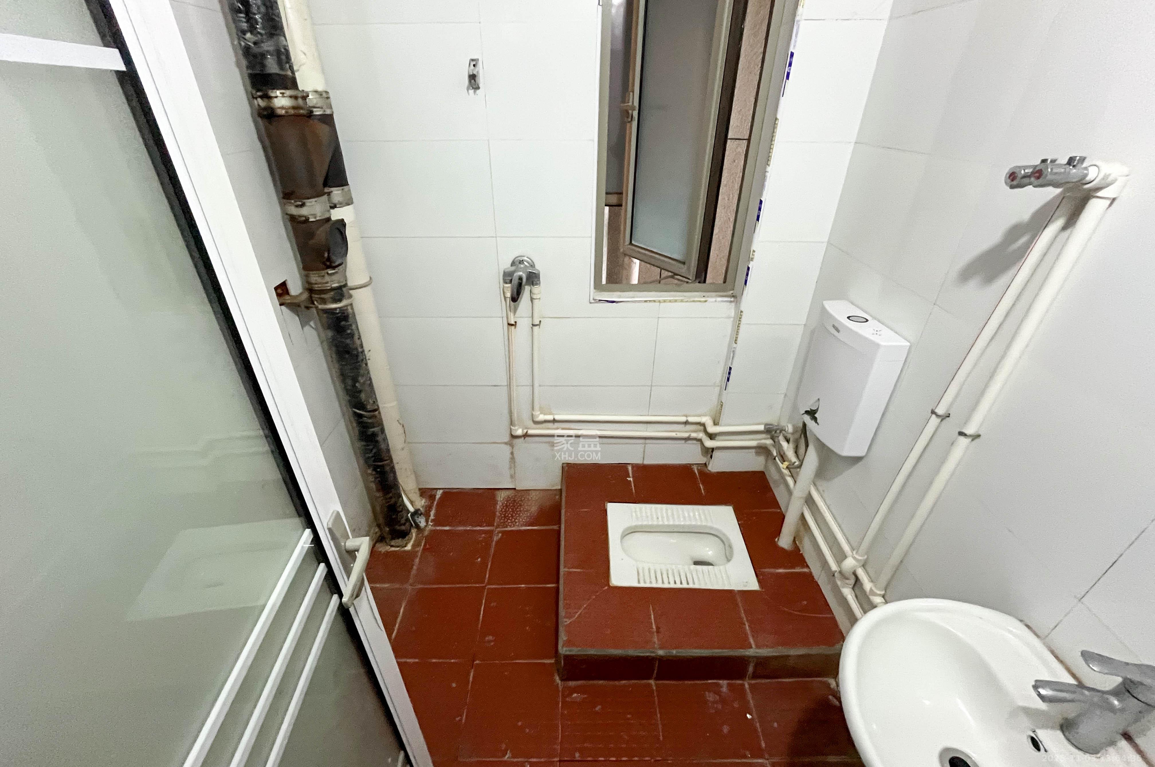 梅溪湖金茂湾  3室2厅2卫    105.0万其他