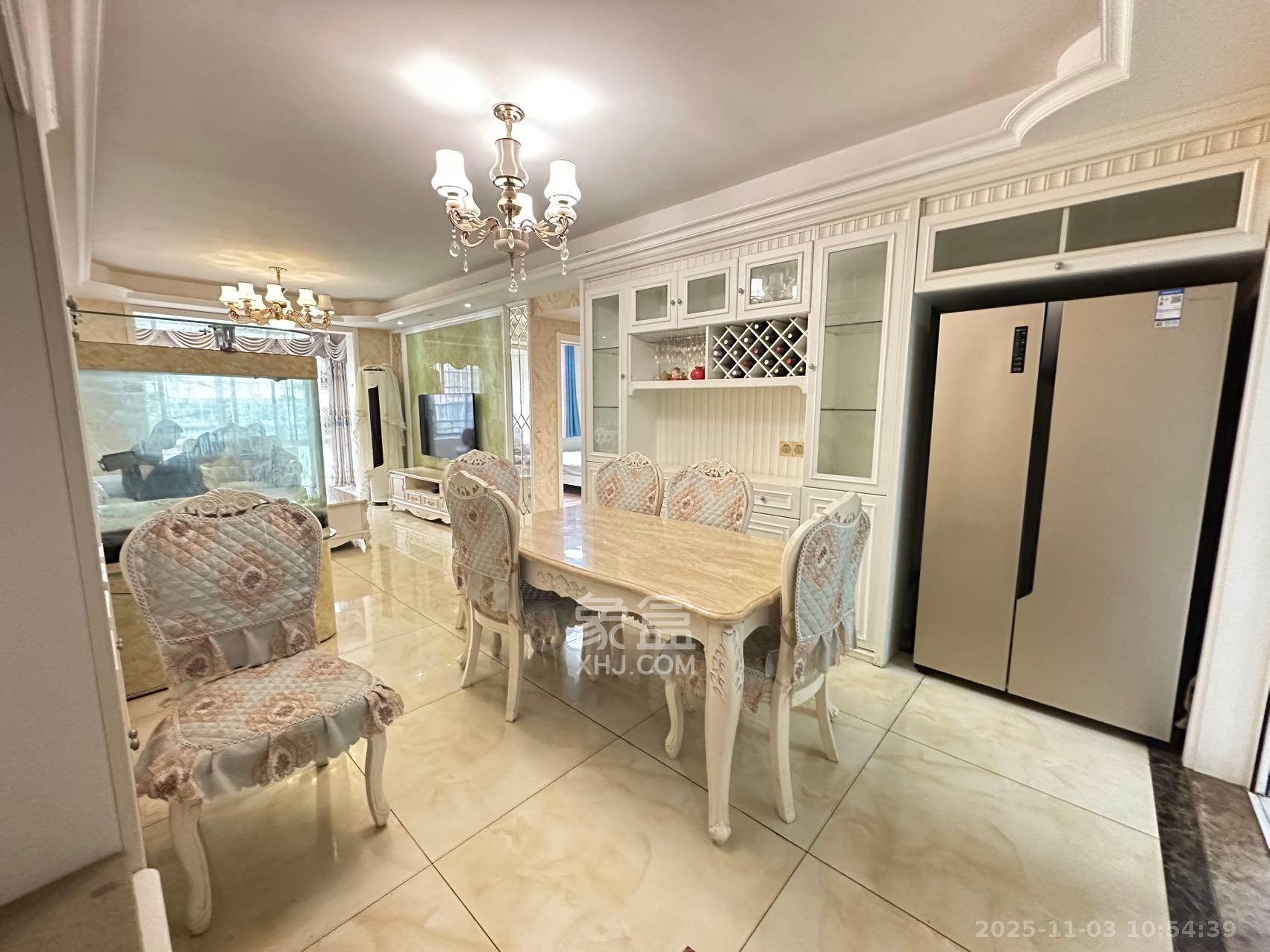 麓谷锦和园  2室2厅1卫    2300.0元/月室内图