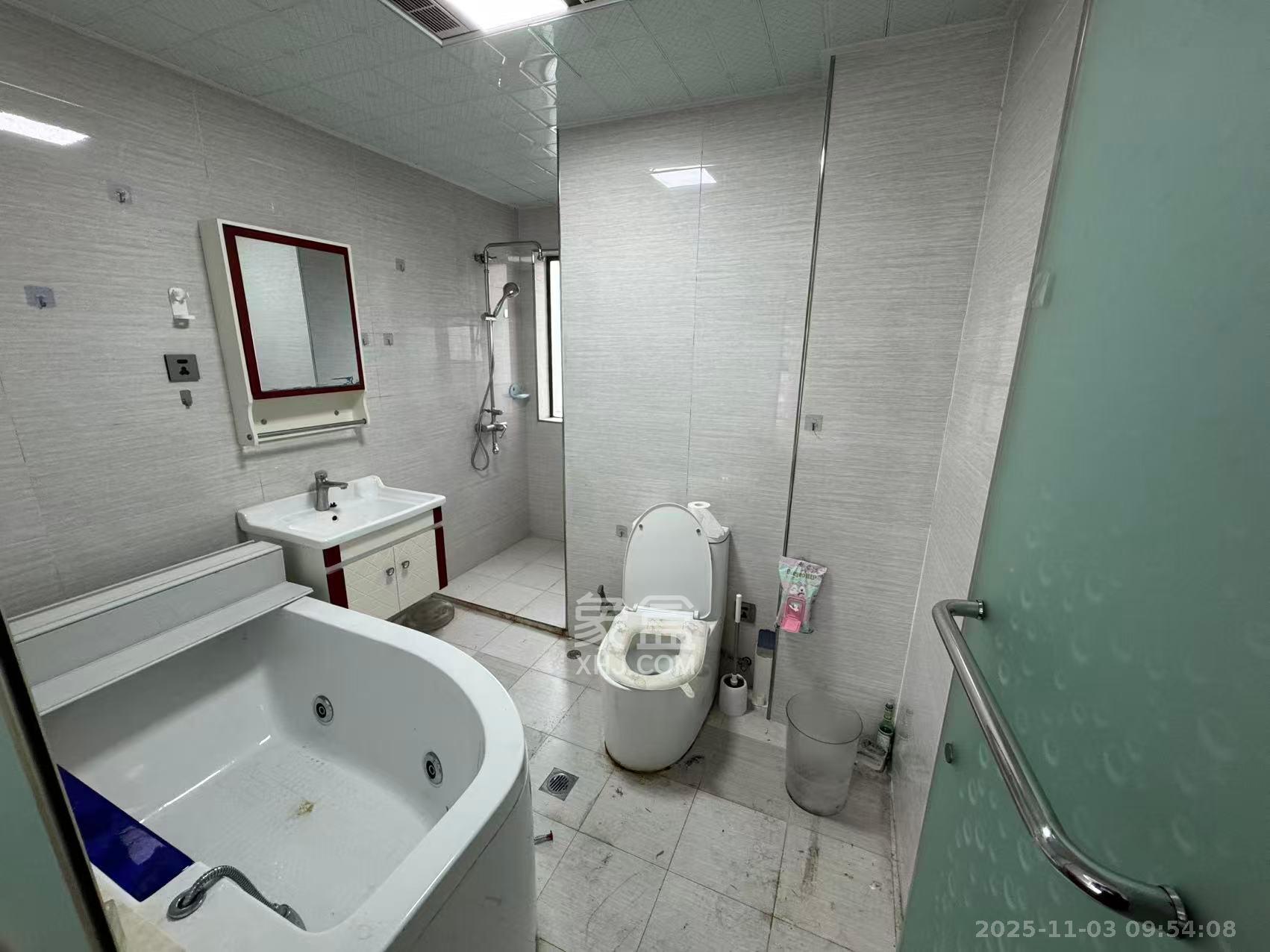 万象凯旋湾  3室2厅2卫    3300.0元/月室内图