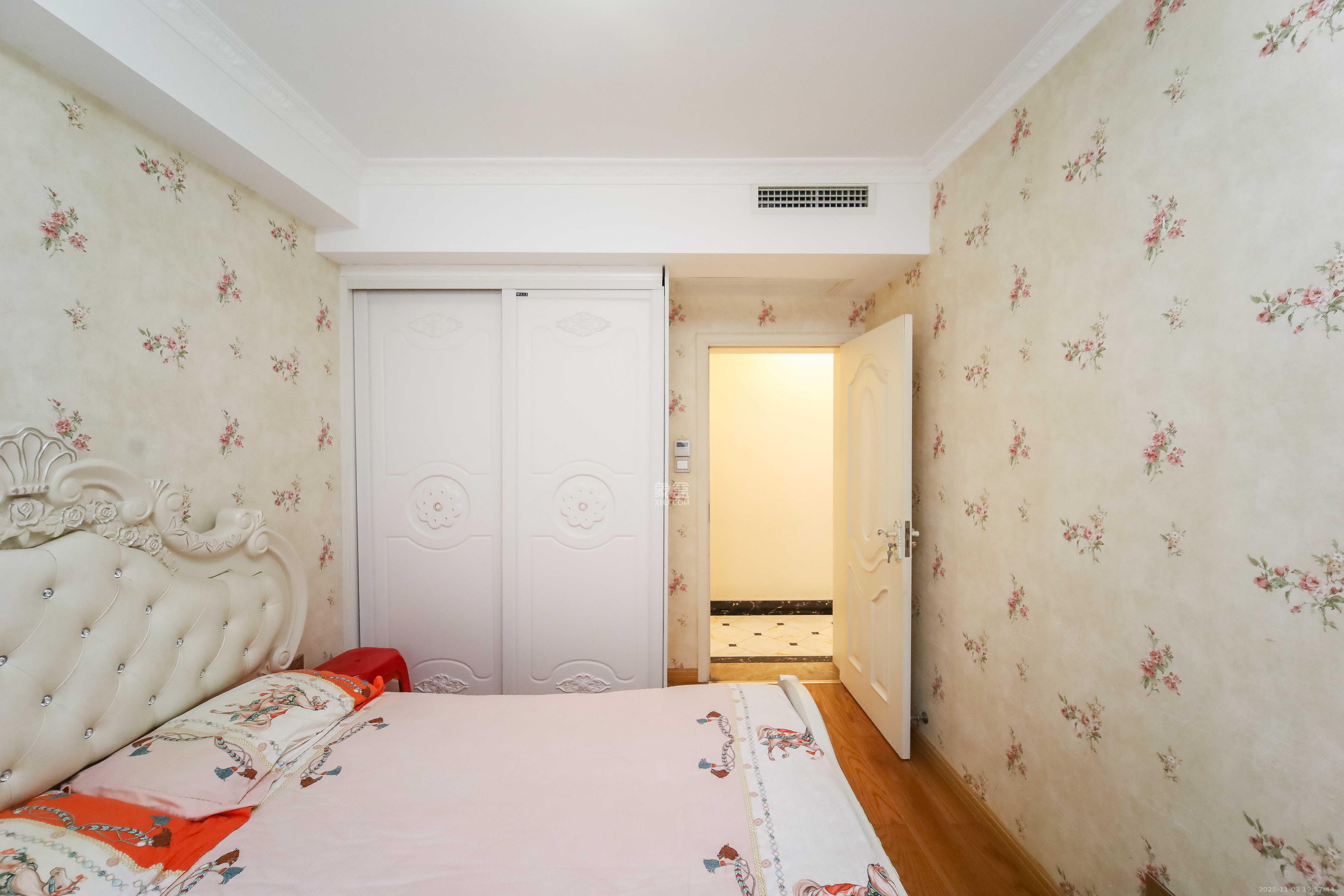 江河双水湾  4室2厅2卫    152.0万卧室