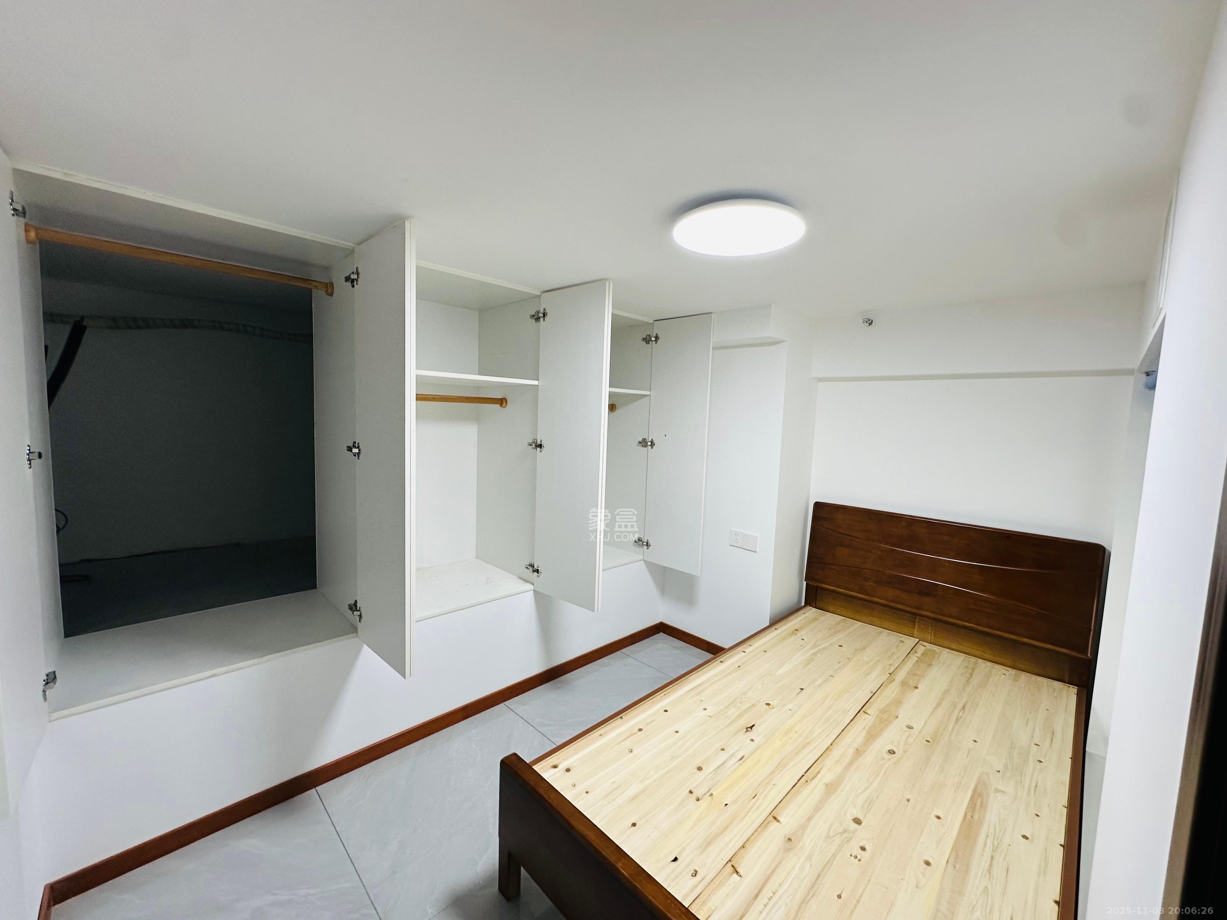 卓越中寰  2室1厅1卫    2800.0元/月室内图