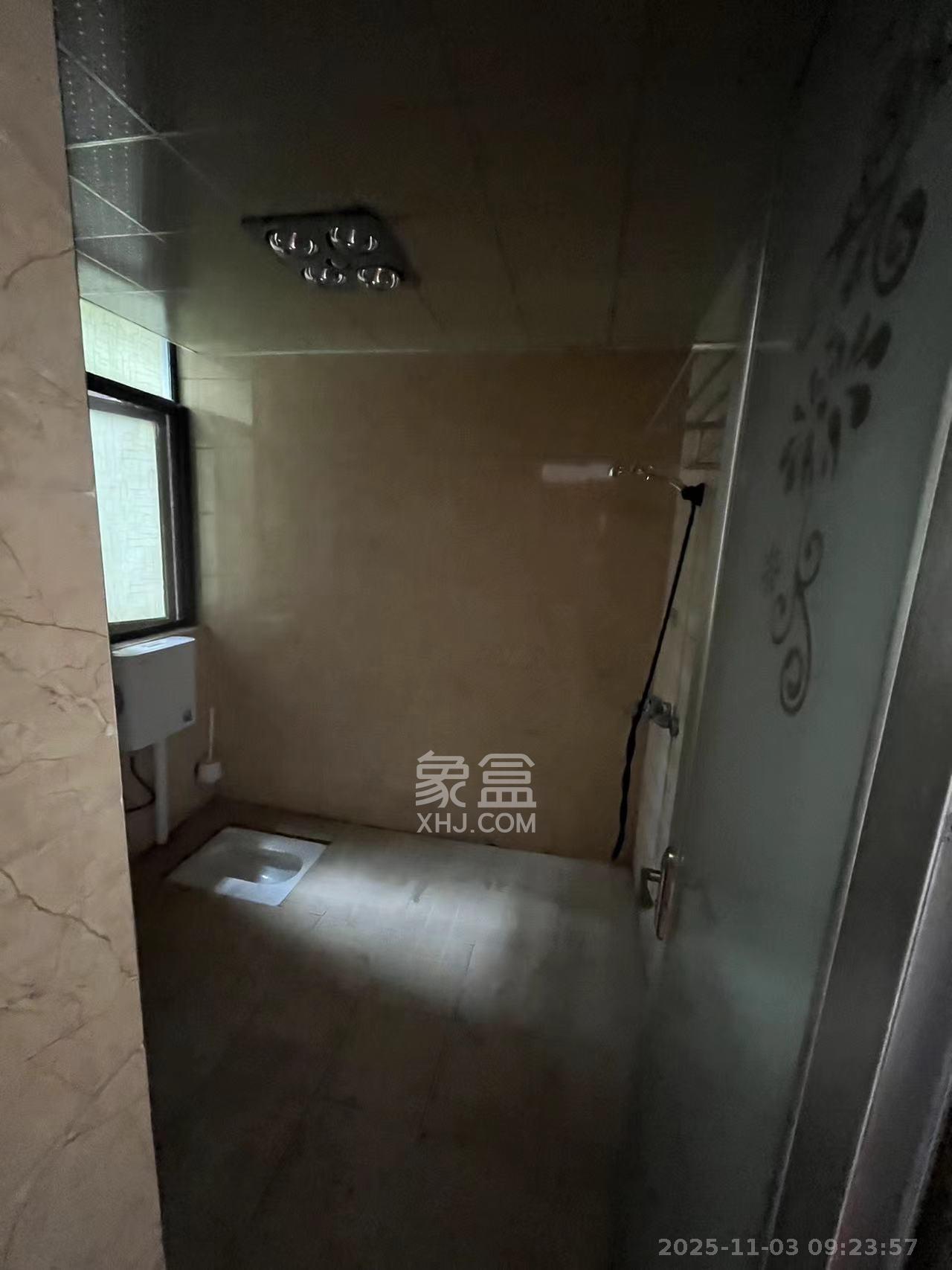 鑫远湘府华城  3室2厅1卫    2500.0元/月室内图