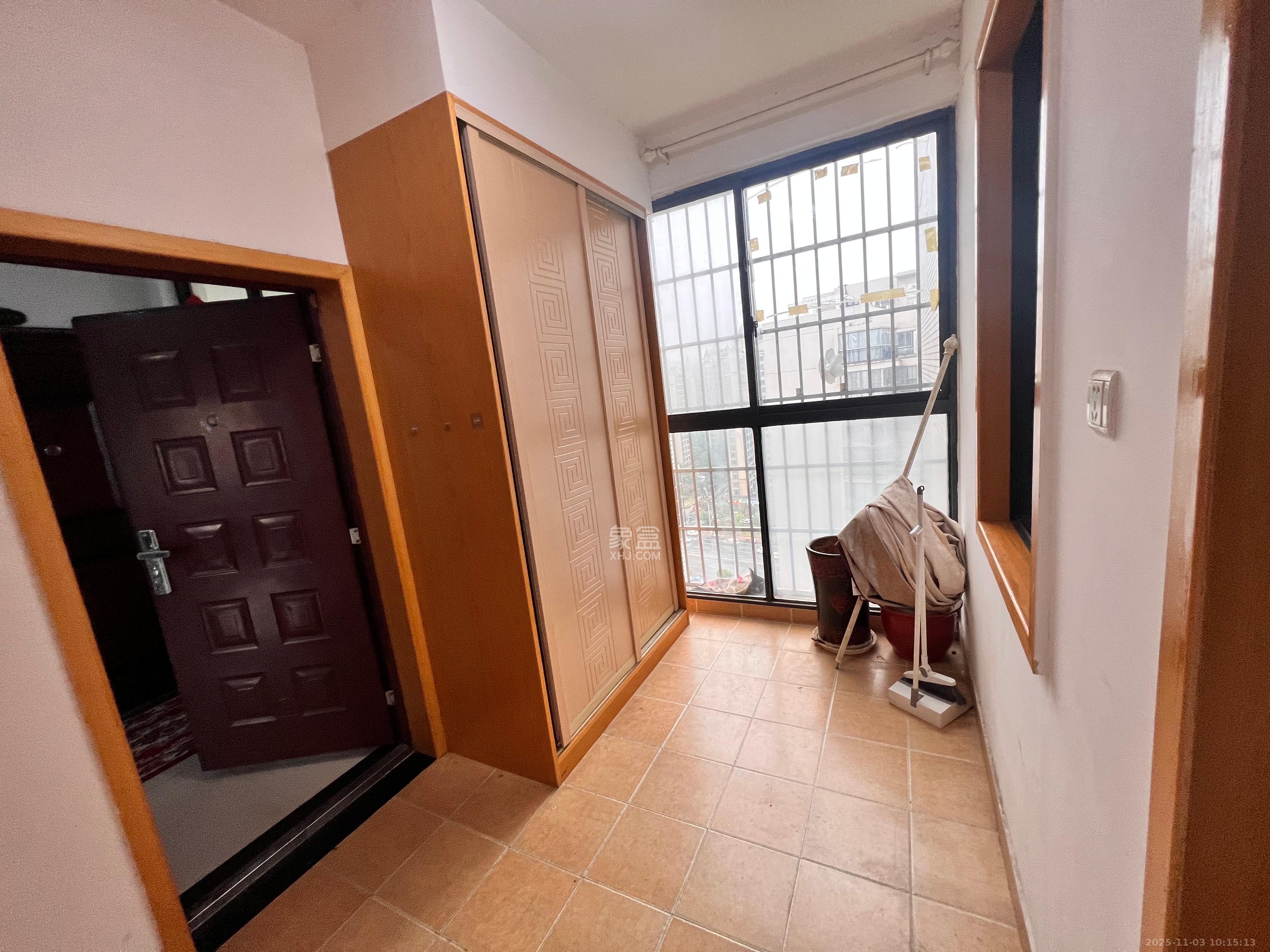 世纪桃花苑 2室2厅1卫 2000.0元/月 世纪桃花苑 2室2厅1卫 2000.0元/月室内图