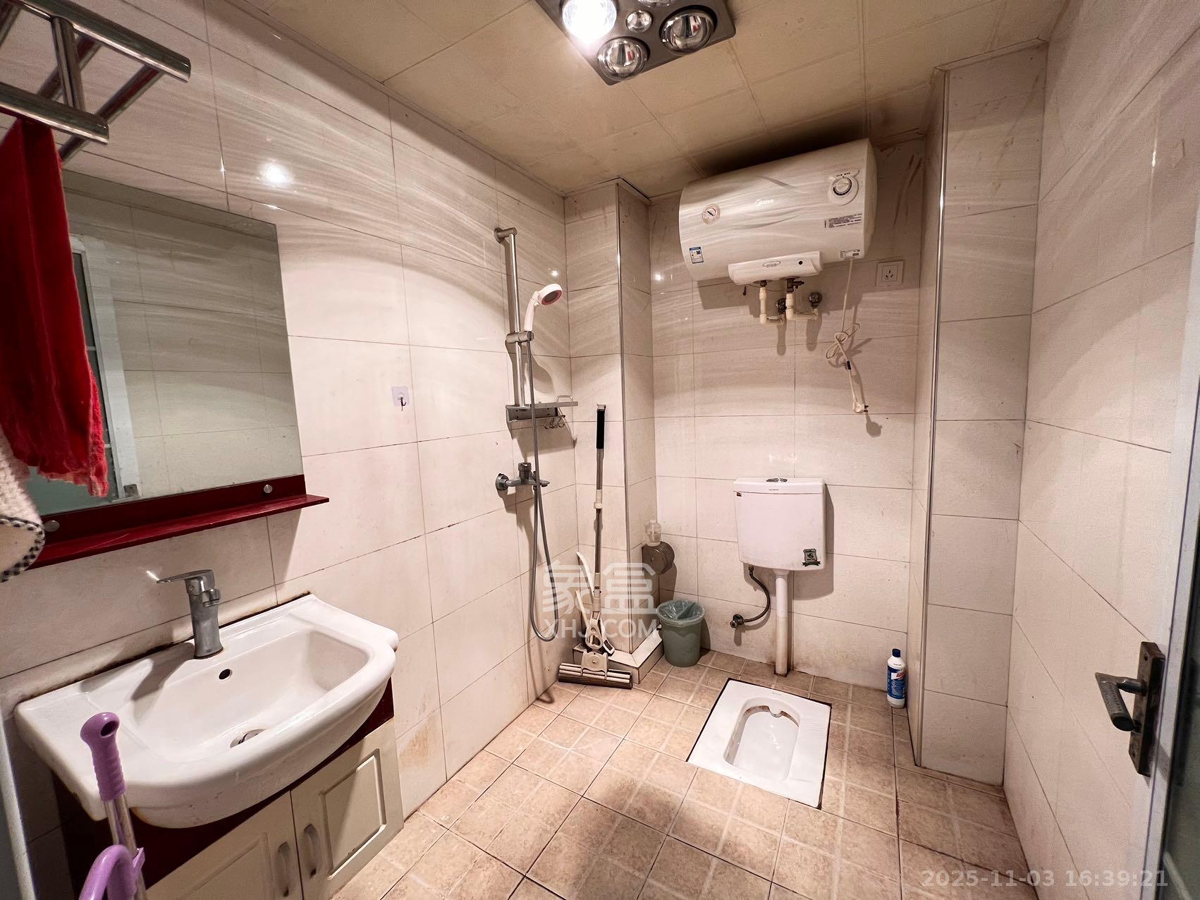 蝴蝶谷  1室1厅1卫    1000.0元/月室内图