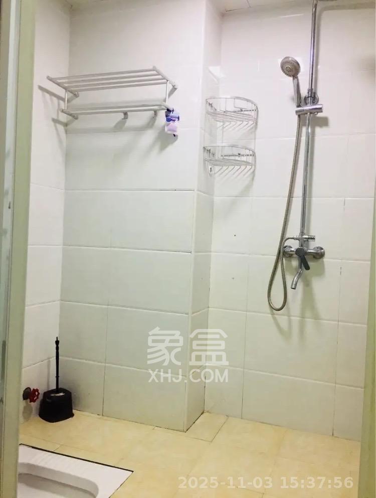 保利麓谷林语I区  1室1厅1卫    1450.0元/月室内图