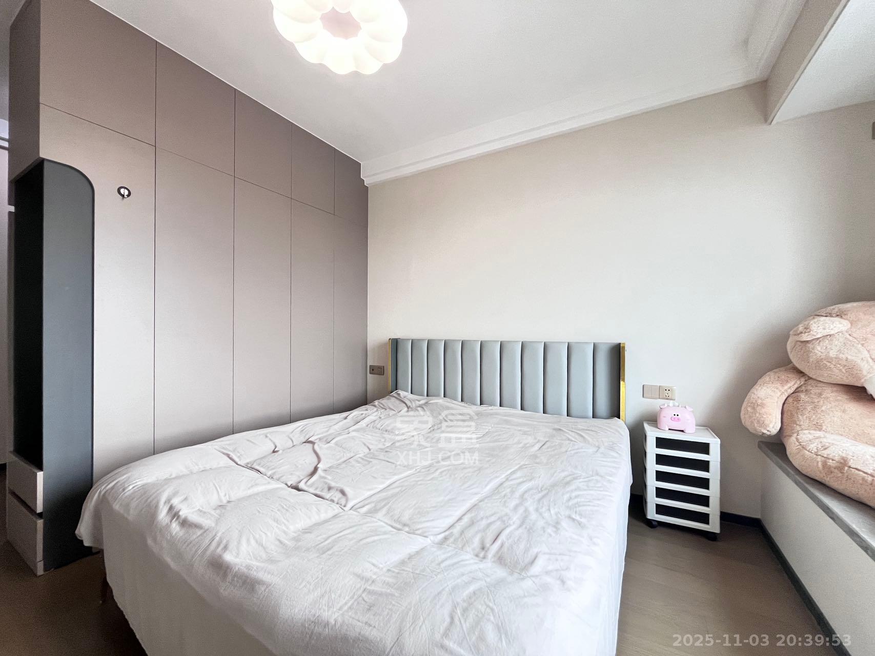 中海阅麓山二期 3室2厅2卫 3500.0元/月 中海阅麓山二期 3室2厅2卫 3500.0元/月室内图