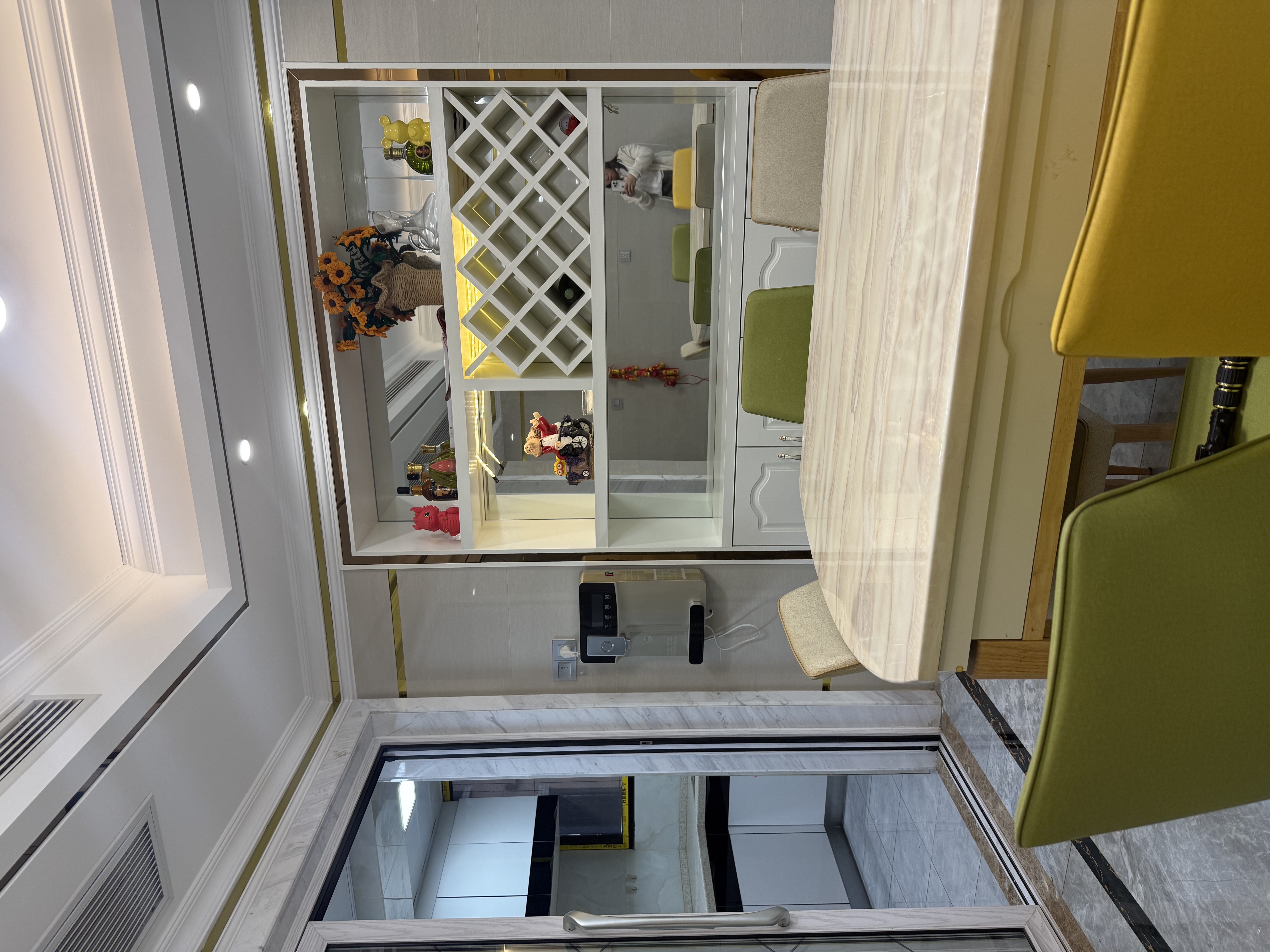 珠江云锦  3室2厅1卫    58.0万 珠江云锦  3室2厅1卫    58.0万客厅