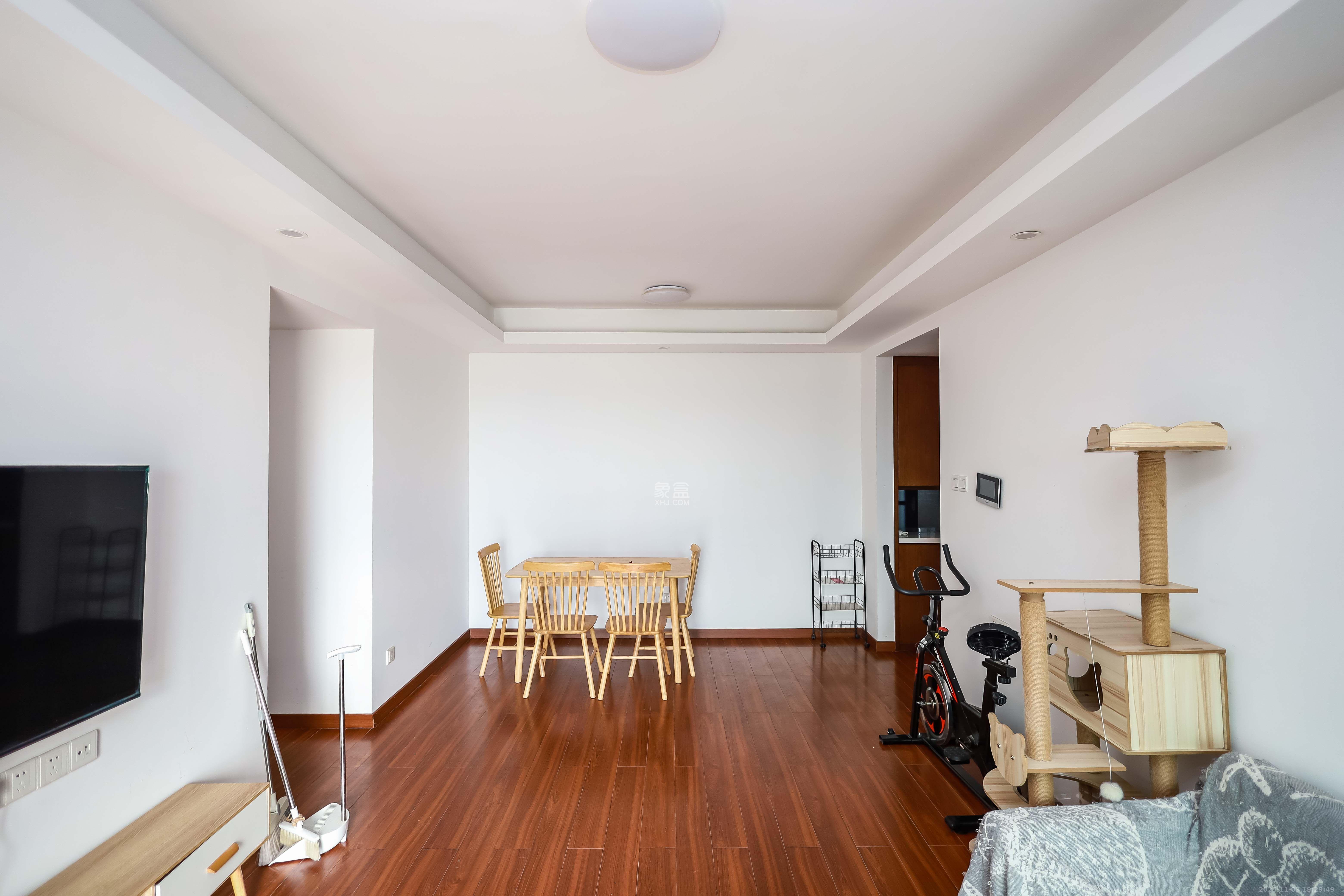 荣泰广场  3室2厅1卫    2300.0元/月室内图