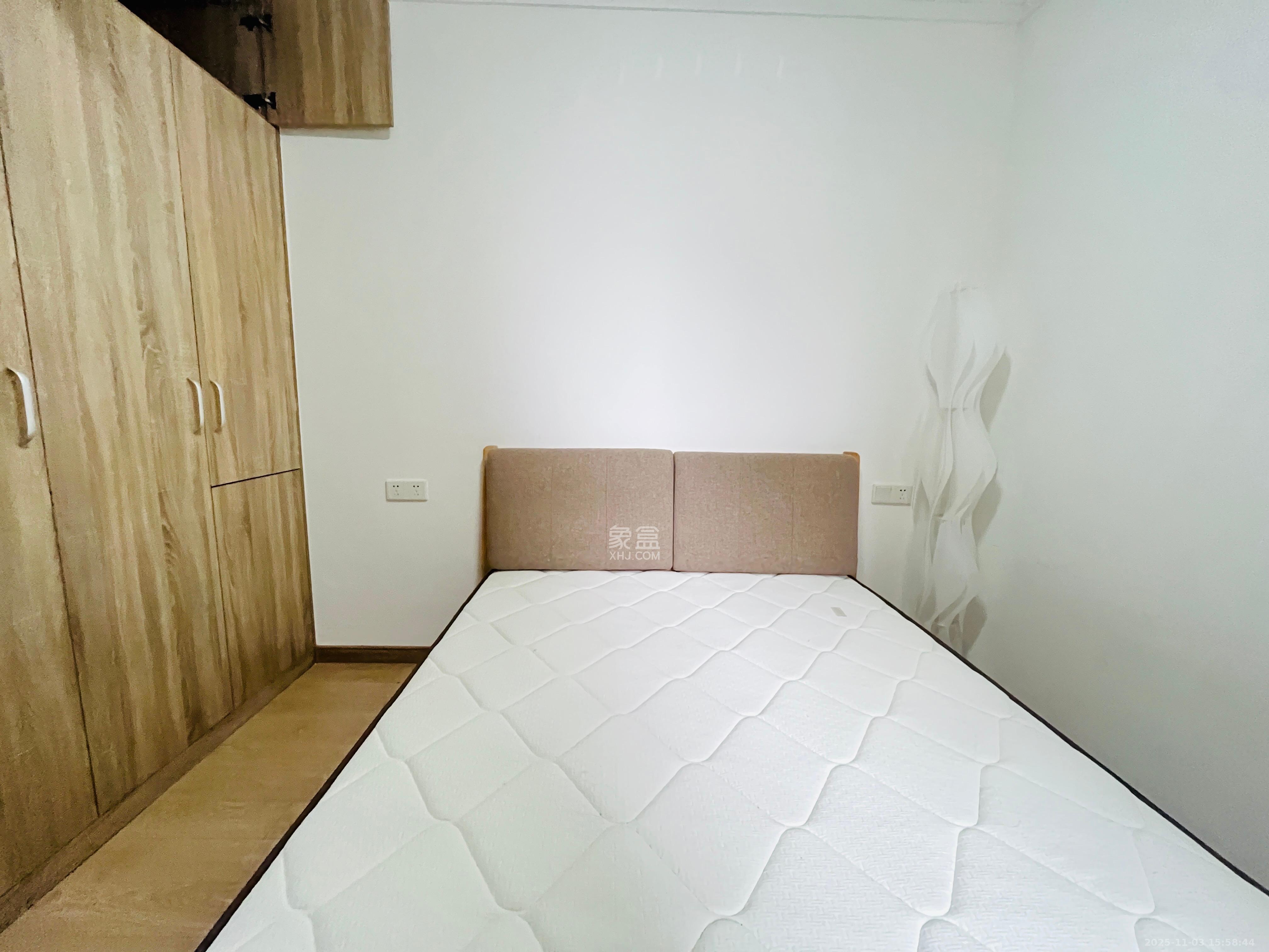 金地中交麓谷香颂(金地中交雅苑)  3室2厅2卫    3200.0元/月室内图