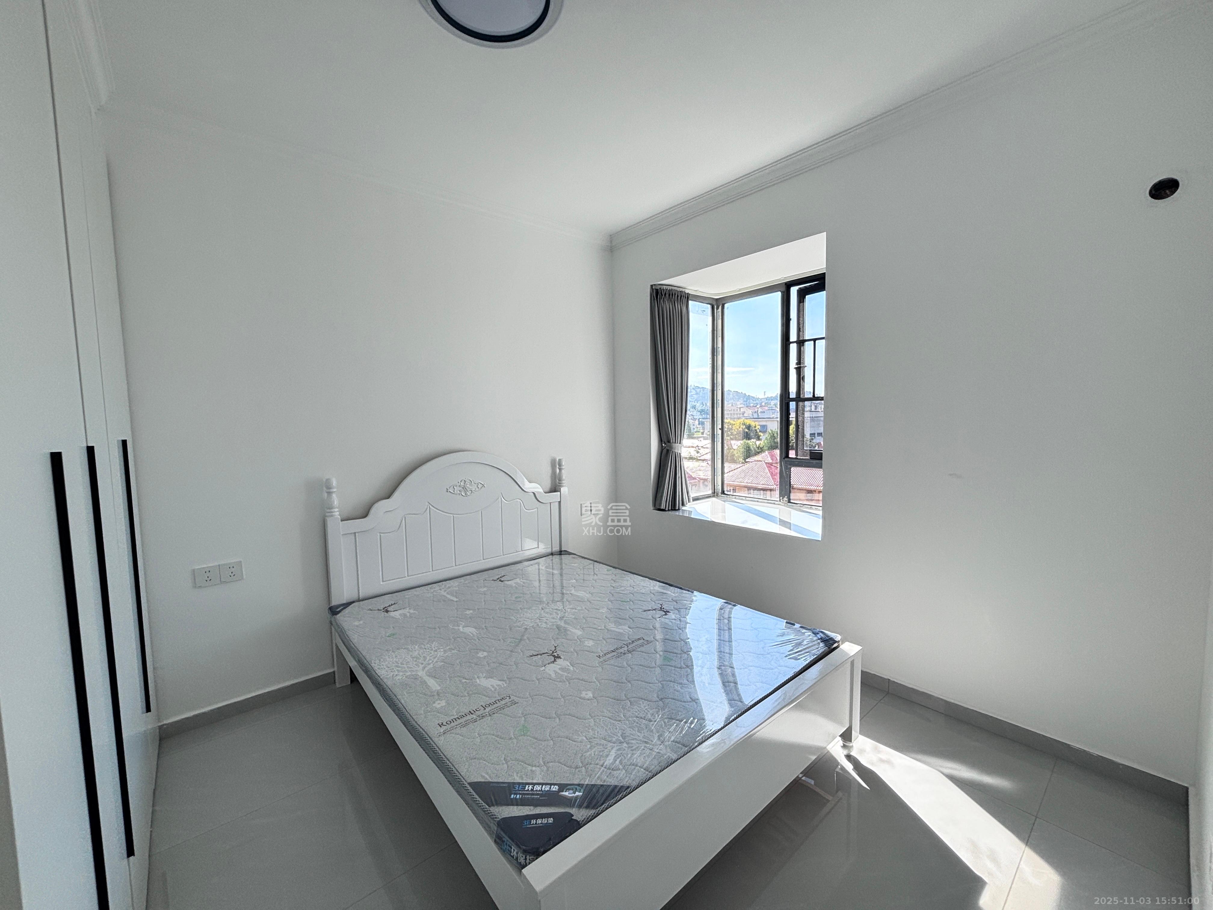 中粮鸿云  3室2厅1卫    1800.0元/月室内图