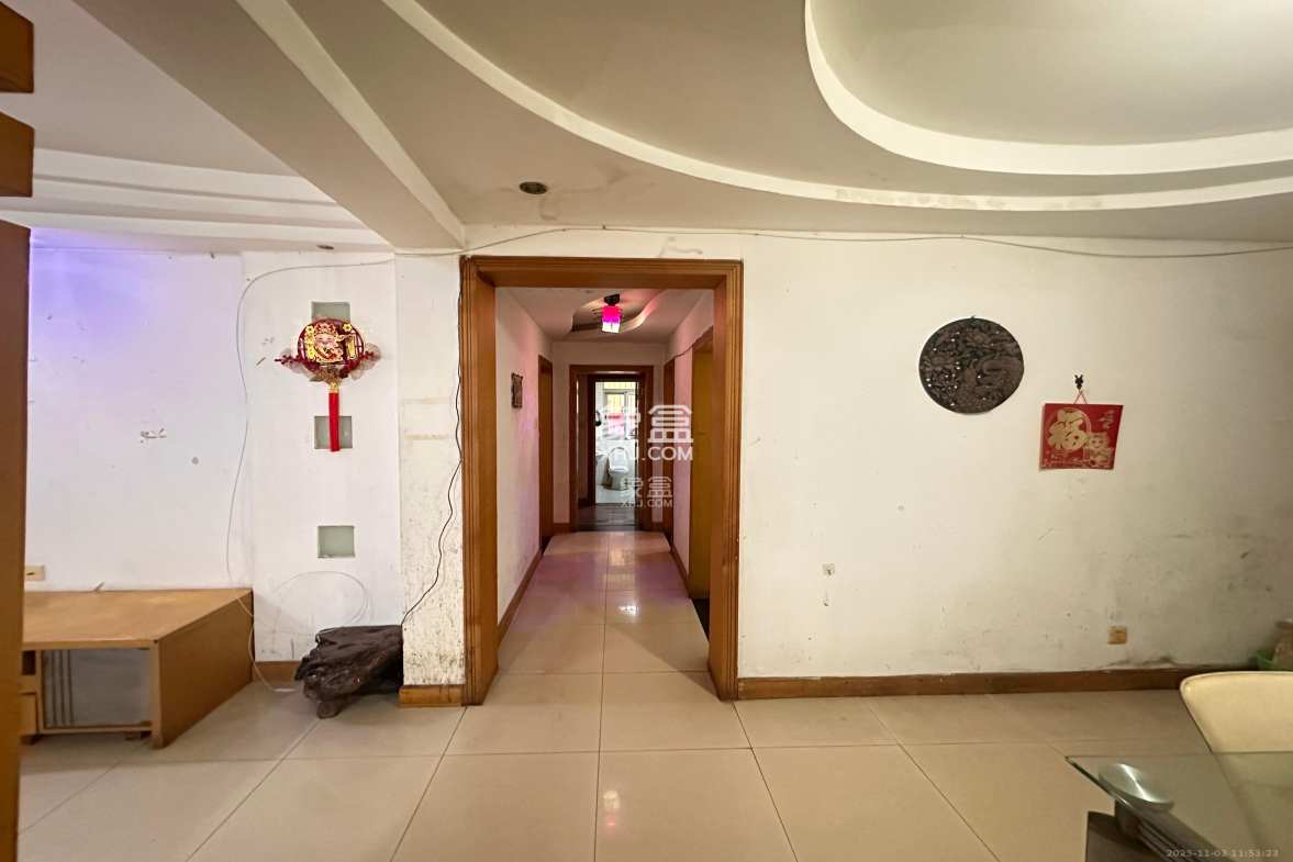 湘计花园 1室0厅0卫 2300.0元/月 湘计花园 1室0厅0卫 2300.0元/月室内图