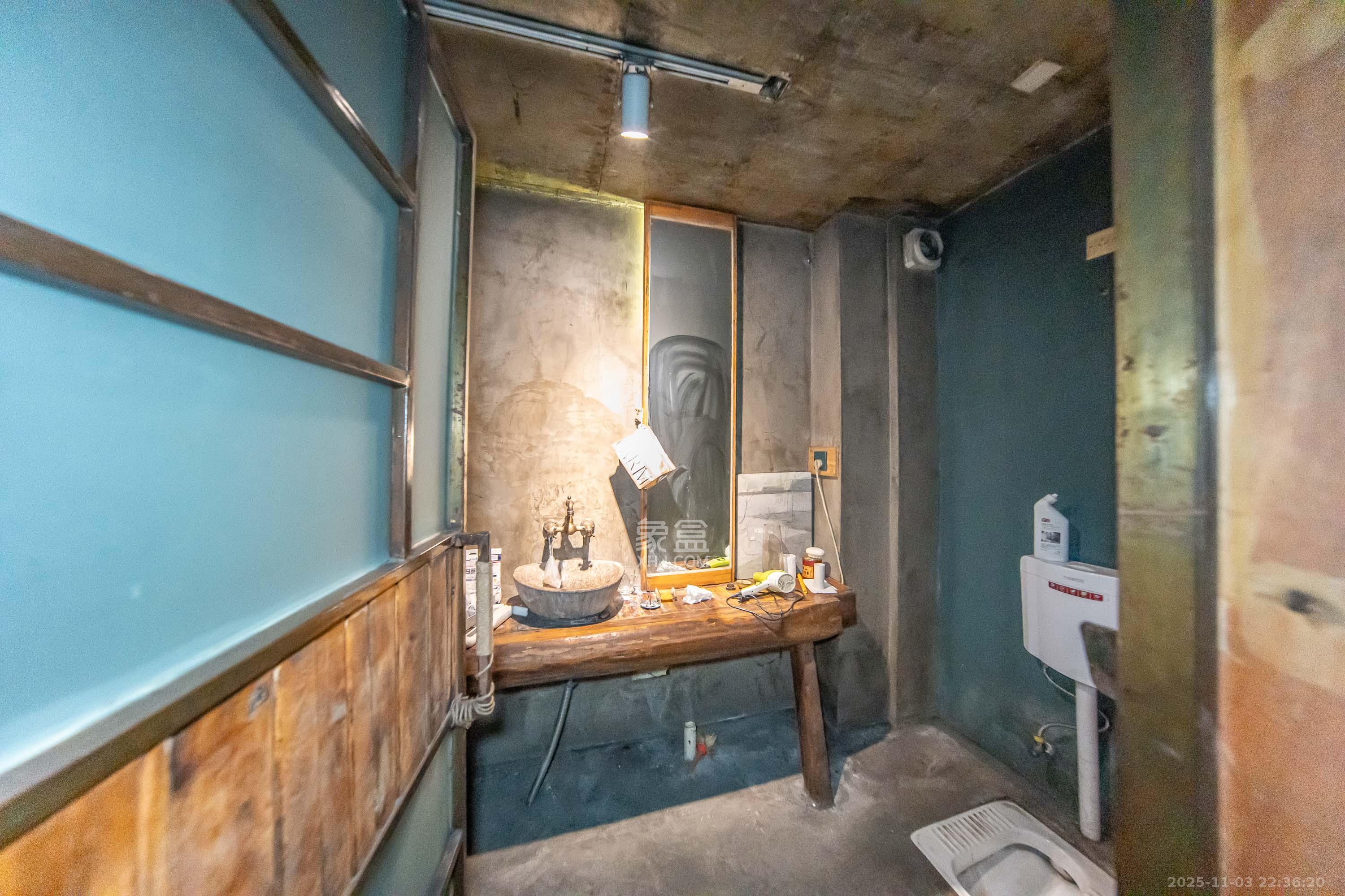 阳光100二期 4室2厅2卫 178.0万 阳光100二期 4室2厅2卫 178.0万卫生间