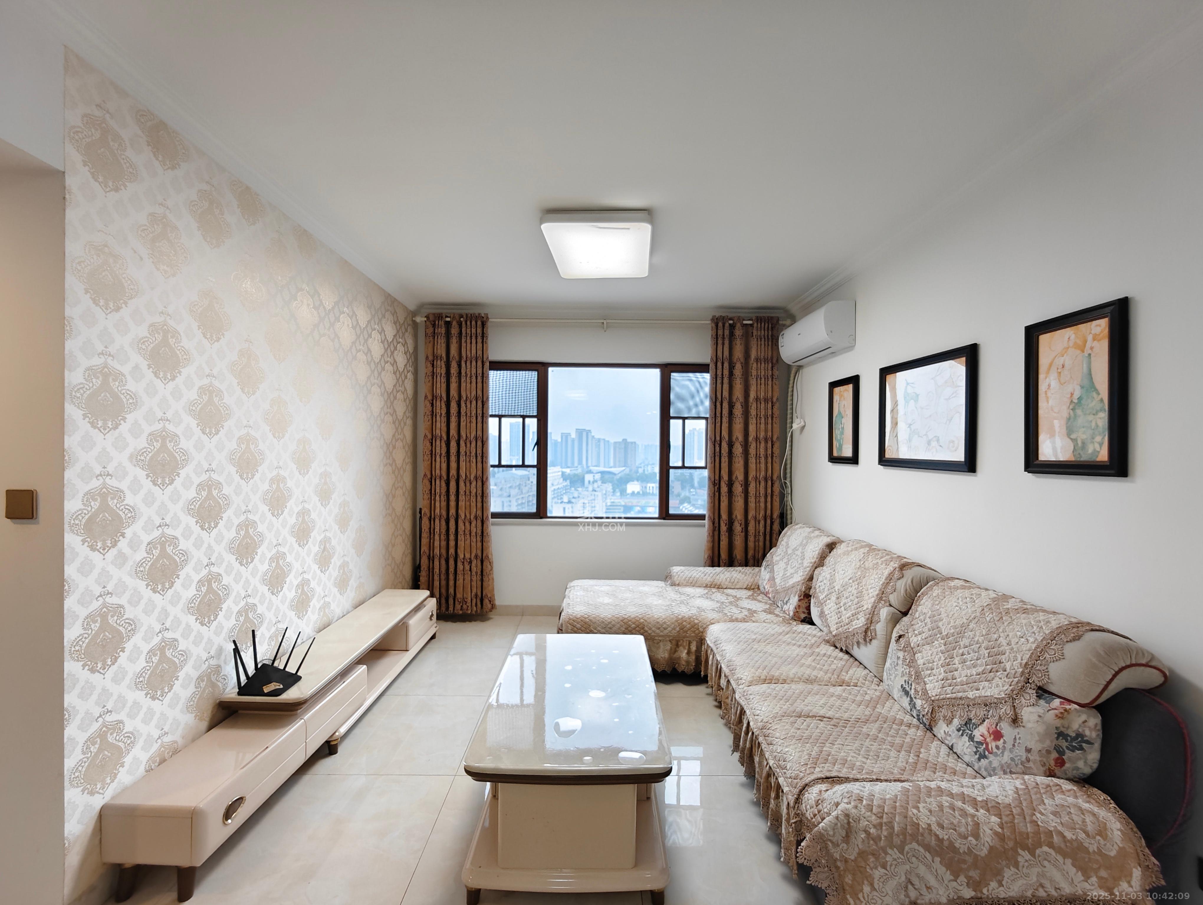 万里时代  2室2厅1卫    2300.0元/月