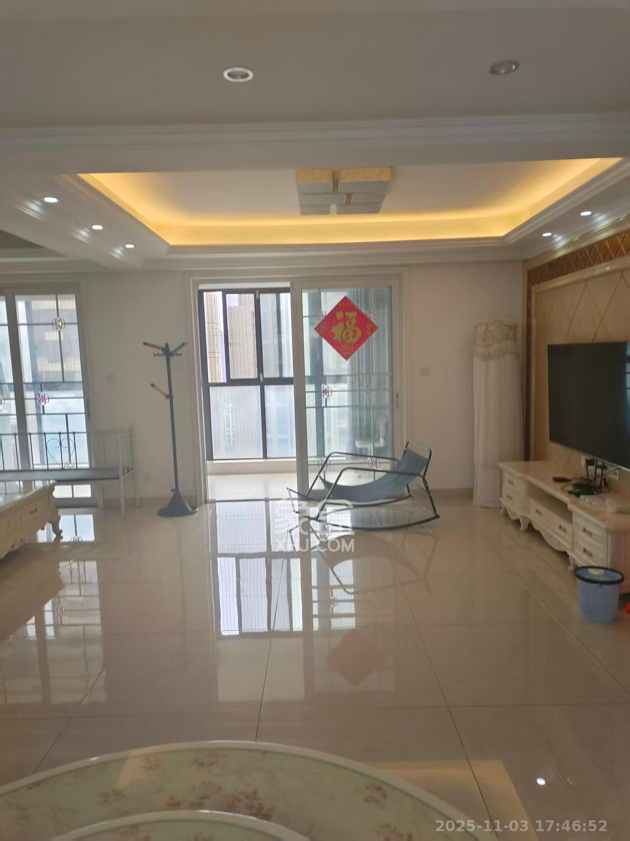 保利香槟国际  4室2厅2卫    2550.0元/月