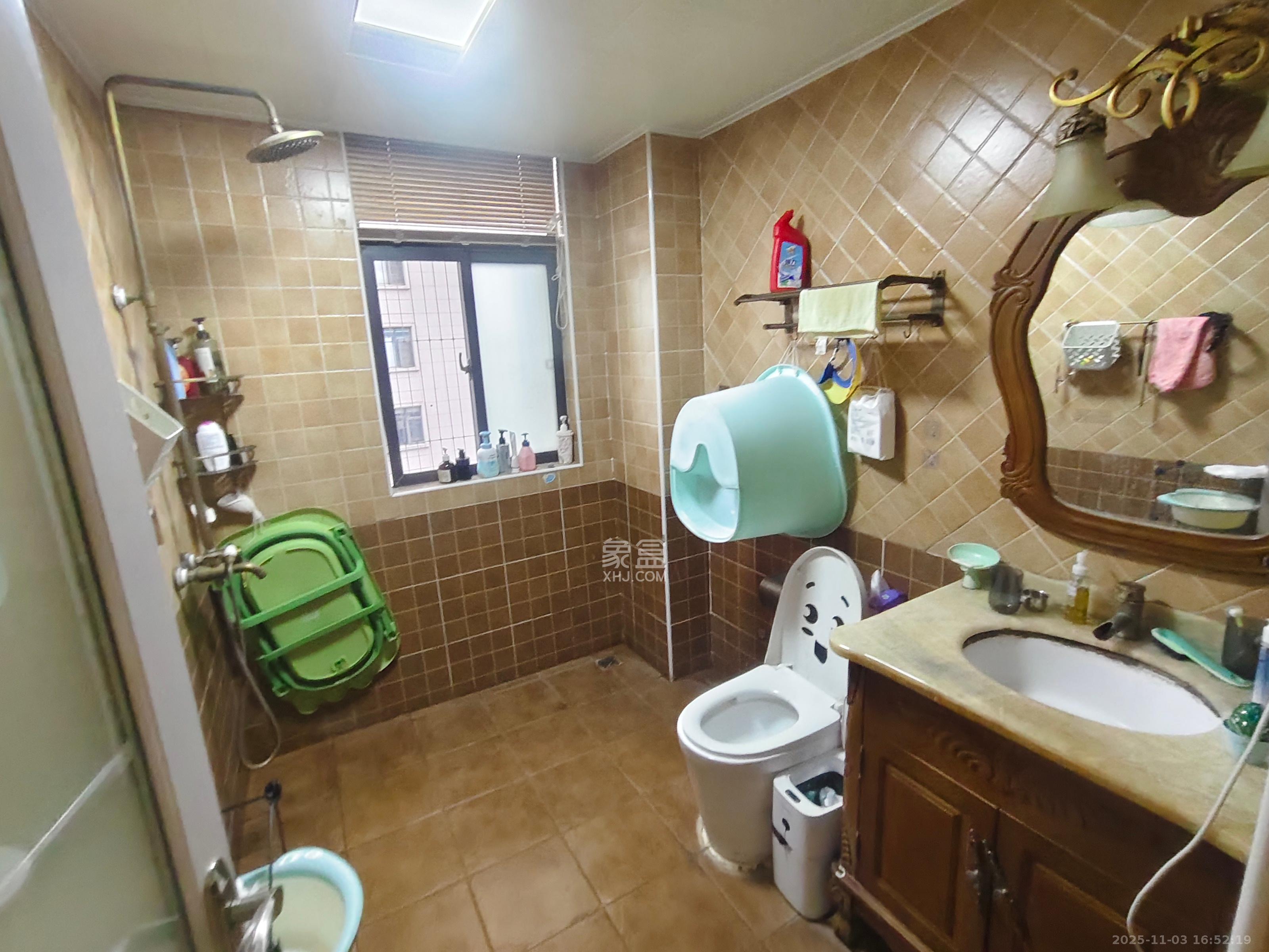 阳光丽城一期  4室2厅2卫    4000.0元/月室内图