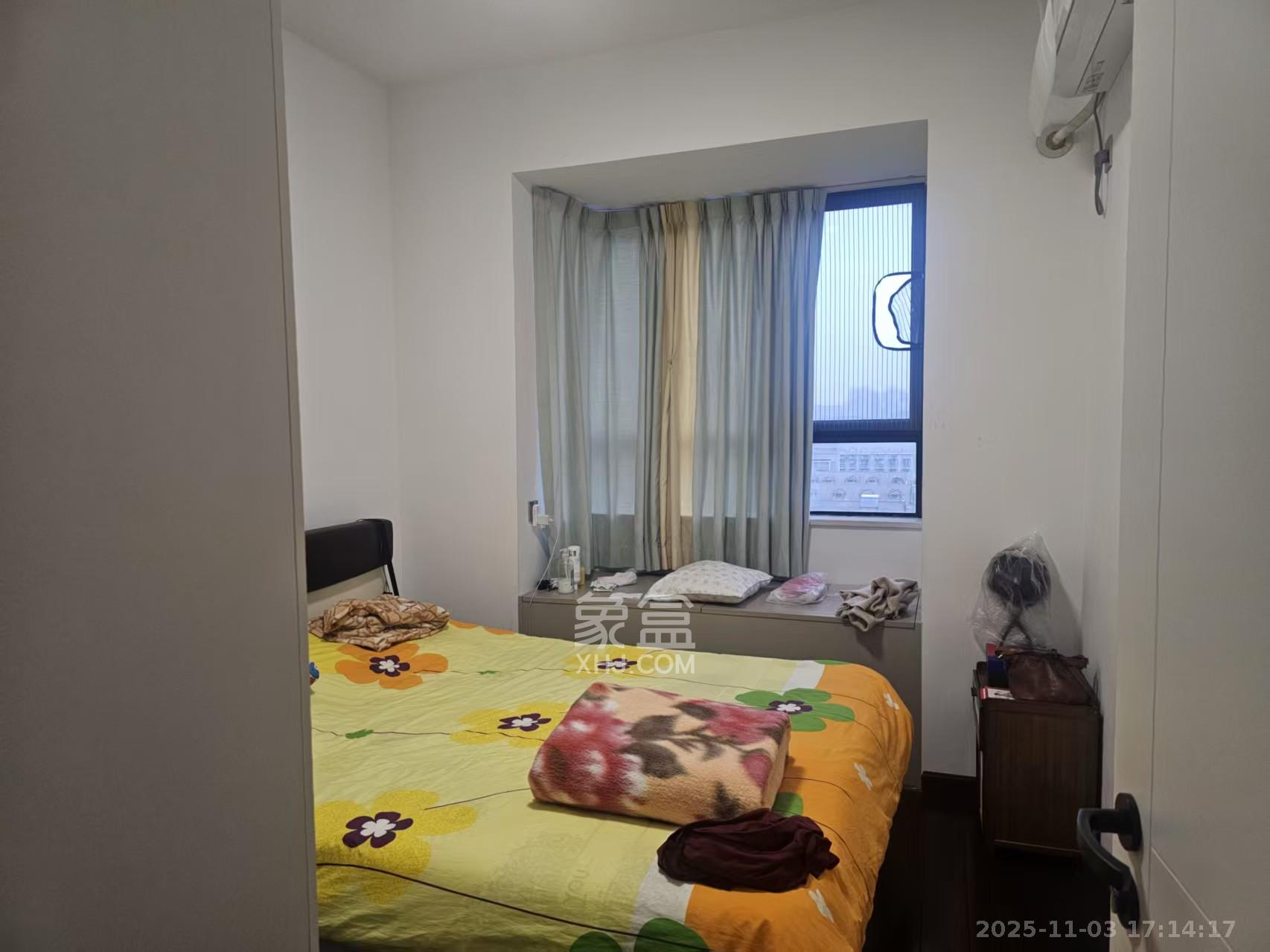 中央美郡  4室2厅2卫    3000.0元/月室内图