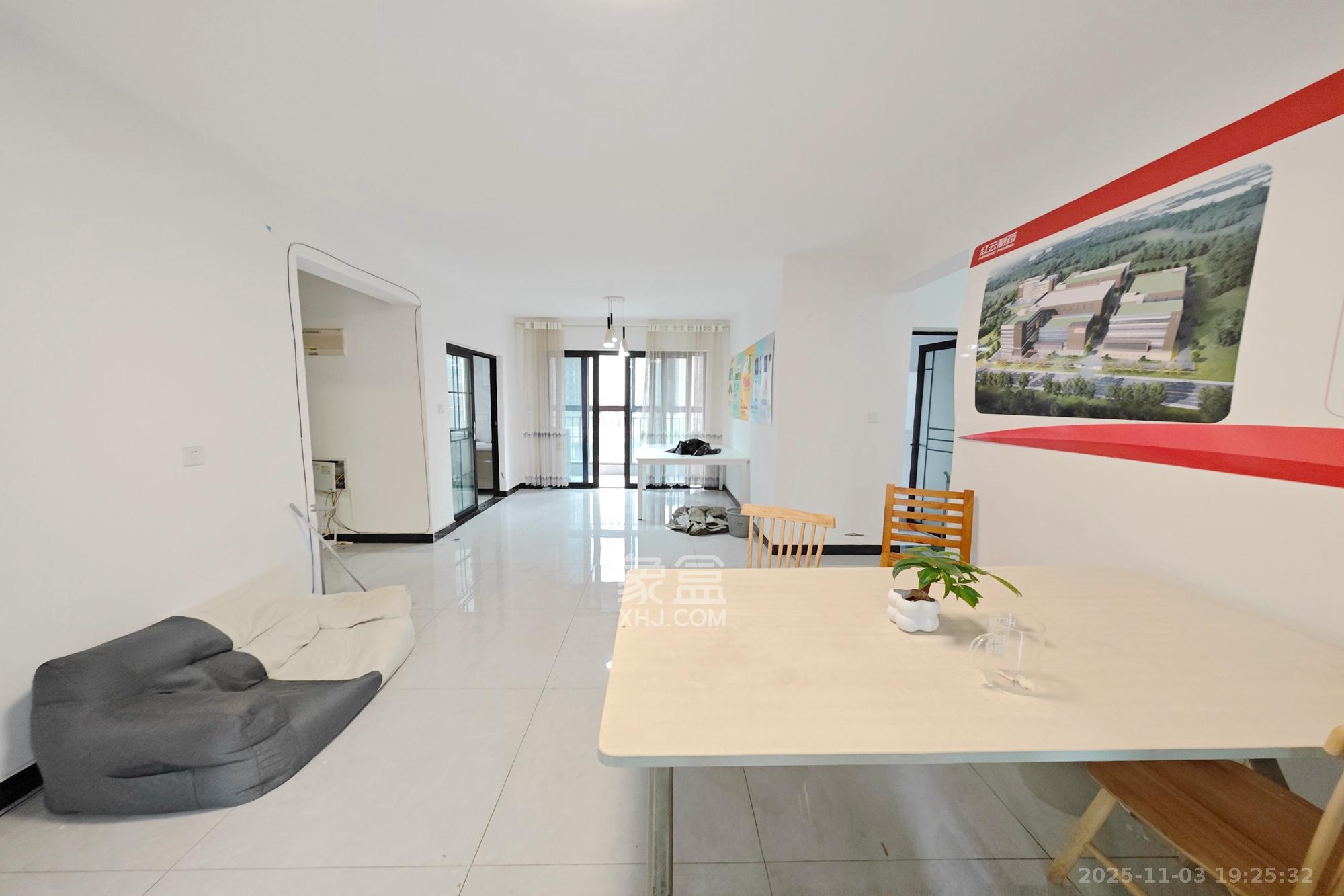 保利大都汇一期、二期  1室0厅0卫    152.0万 保利大都汇一期、二期  1室0厅0卫    152.0万客厅